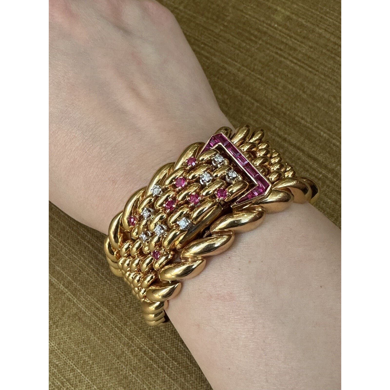 Wide Flip-top Retro Bracelet Watch- San Marco Link in 18k Yellow Gold - HM2526EI