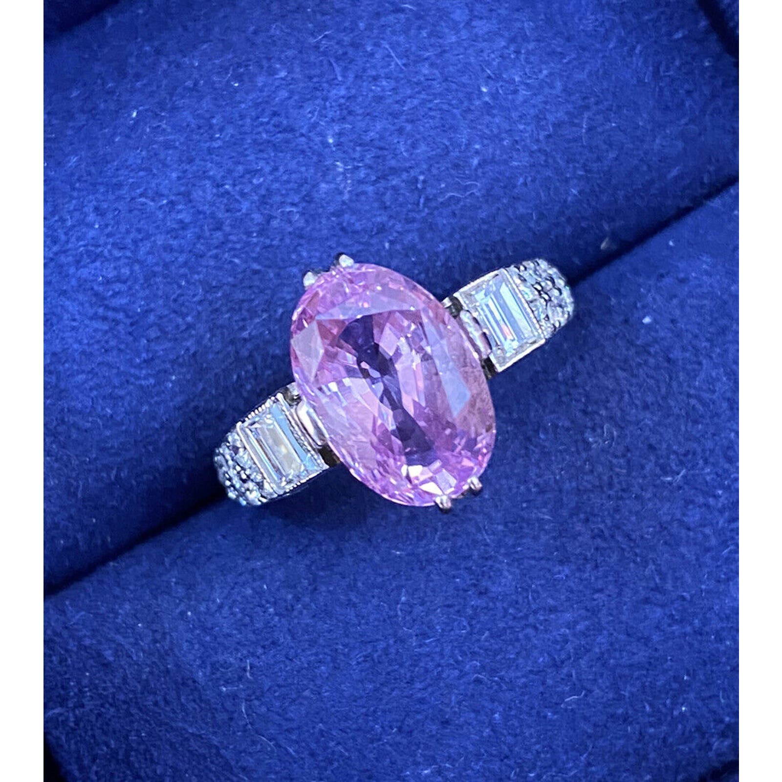 Certified Padparadscha Sapphire 4.03 carat & Diamond Ring in Platinum