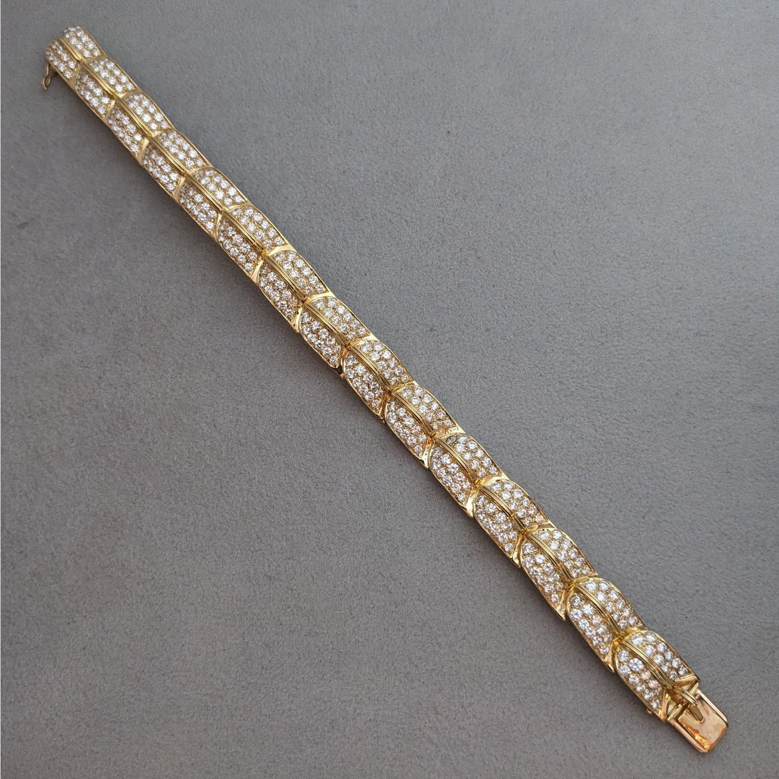 Natural Pave Diamond Leaf Link Bracelet with 12.30cttw in 18k Yellow Gold