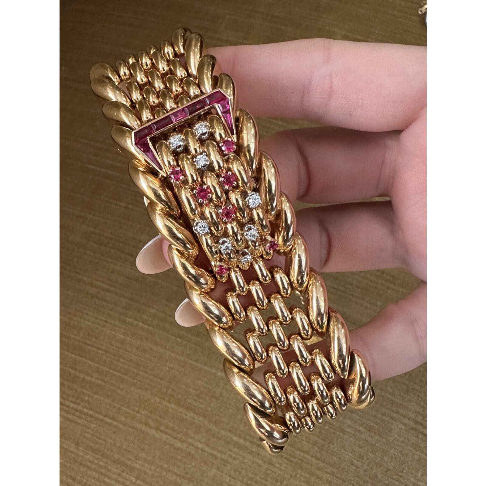 Wide Flip-top Retro Bracelet Watch- San Marco Link in 18k Yellow Gold - HM2526EI