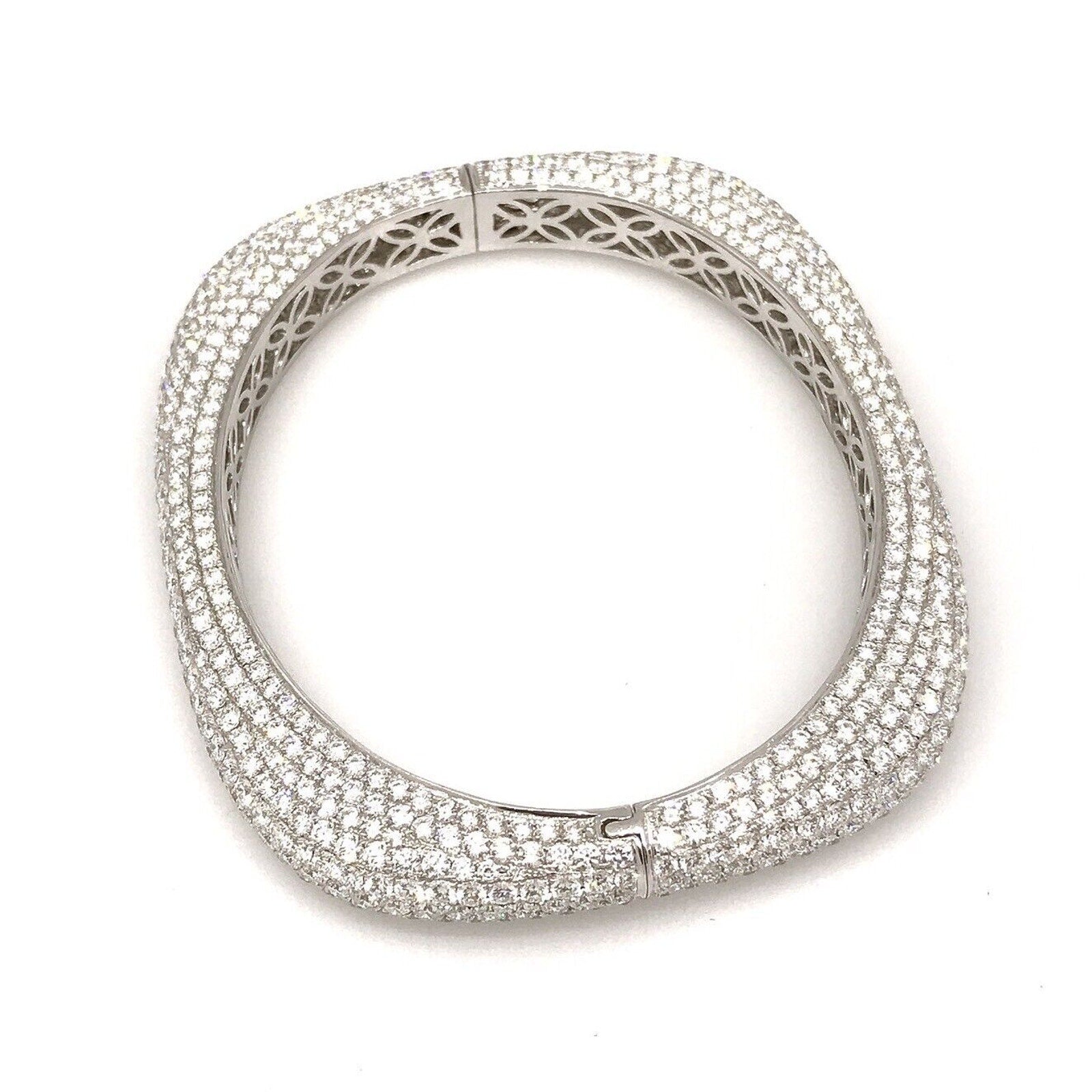Square Diamond Pave Bangle Bracelet 22.59 carats 18k White Gold