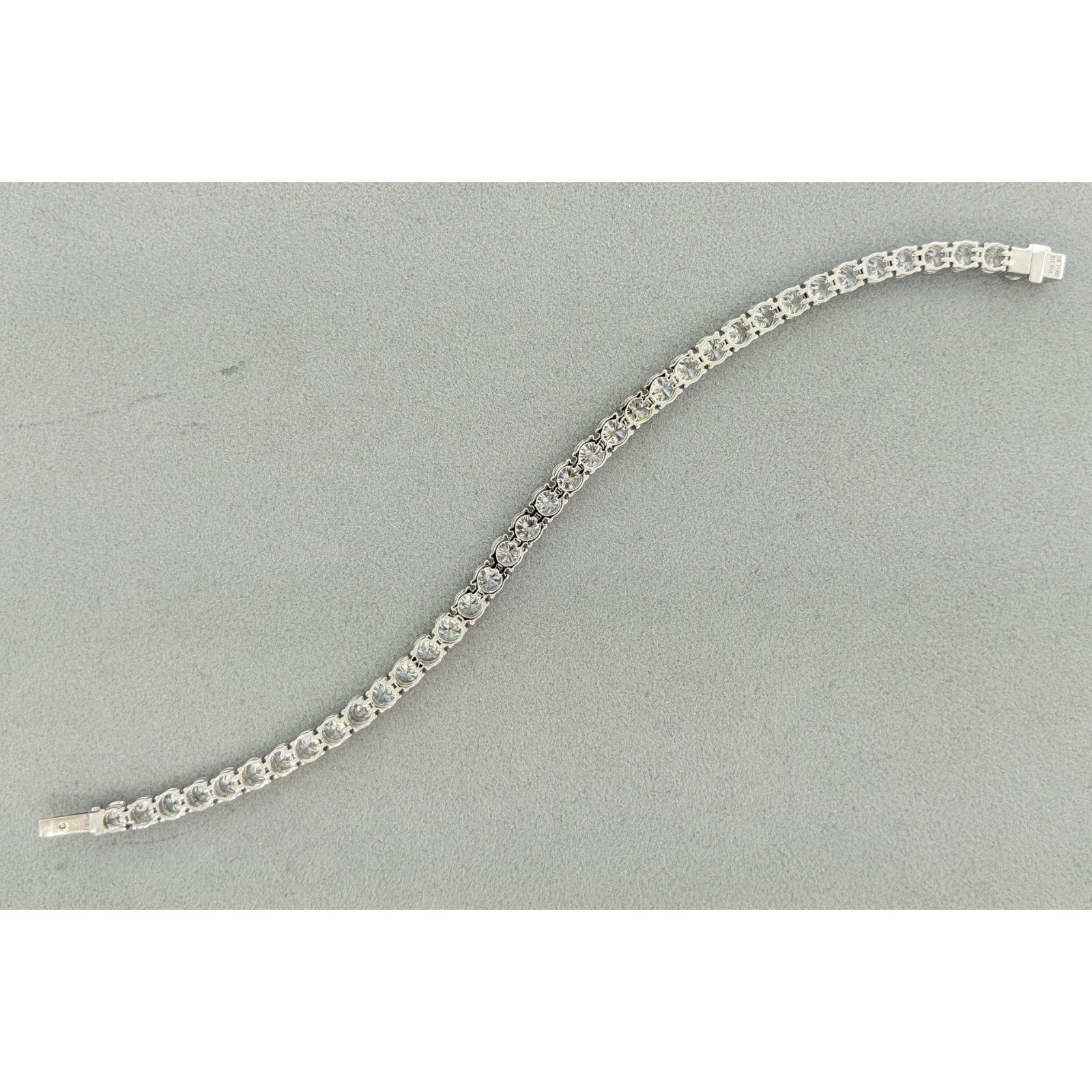 Natural Round Diamond Tennis Bracelet 13.00 ctw in 18k White Gold & Platinum