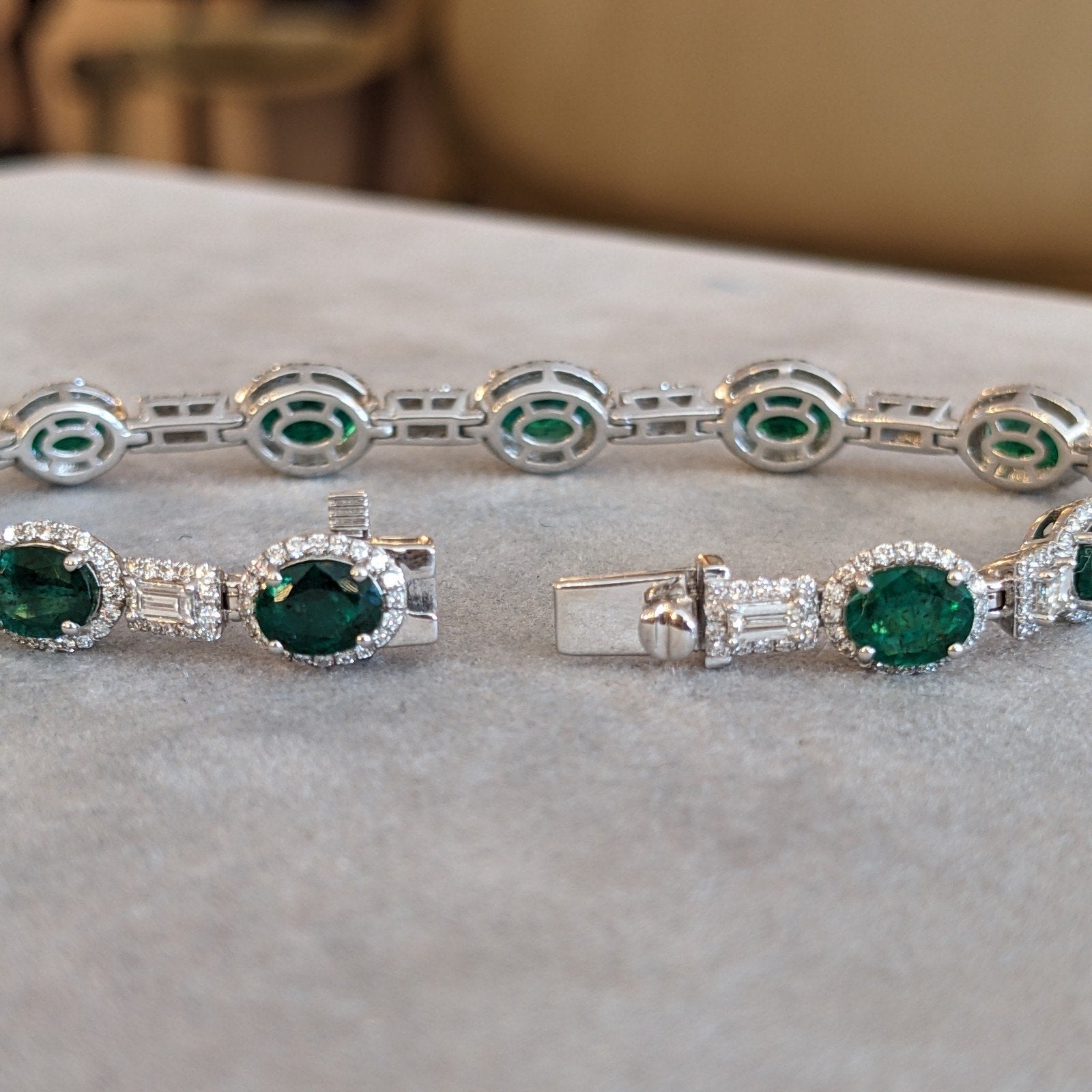 Natural Emerald 8.13 ct and Diamond Link Bracelet in 18k White Gold