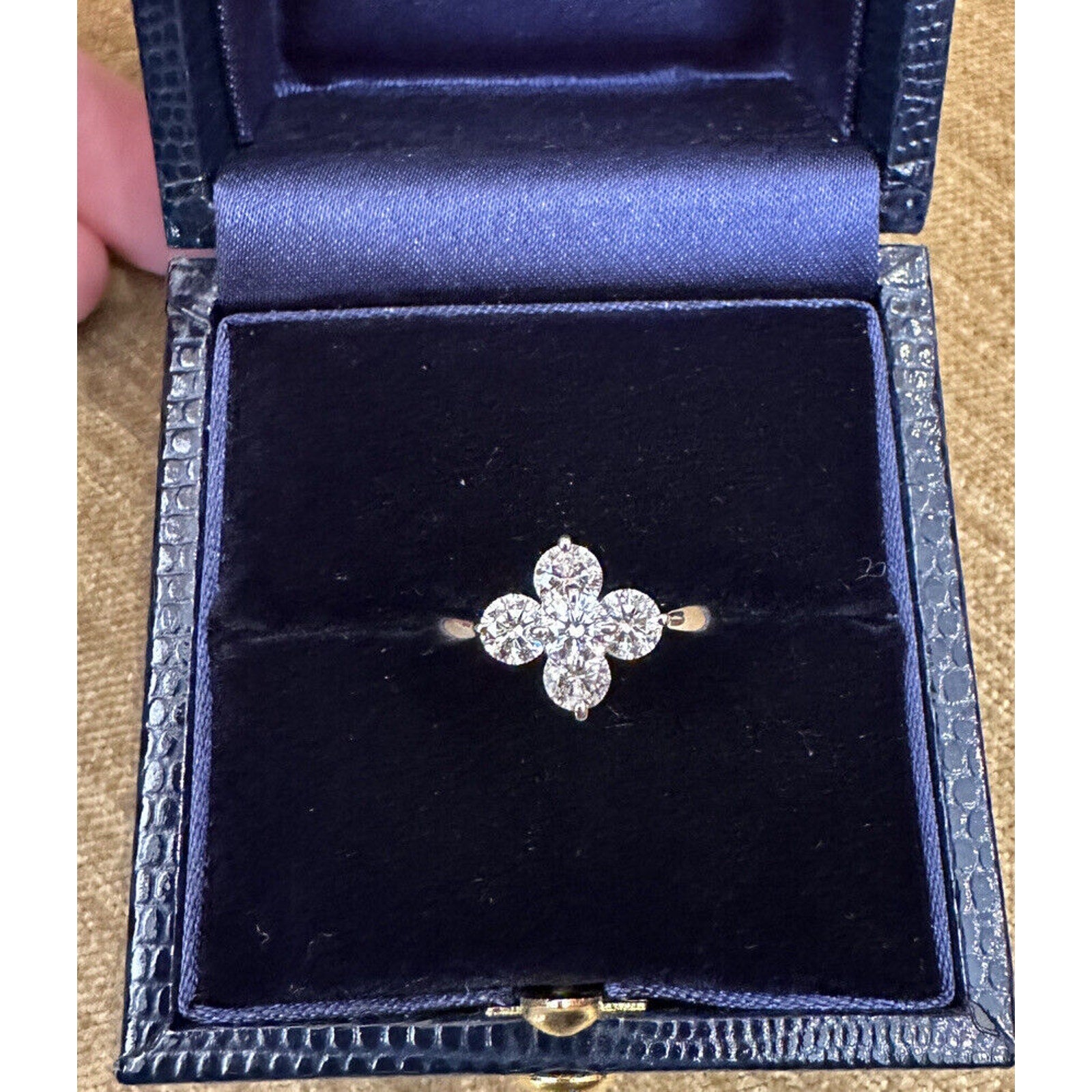 1.00 cttw Round Diamond Flower Floret Ring in Platinum