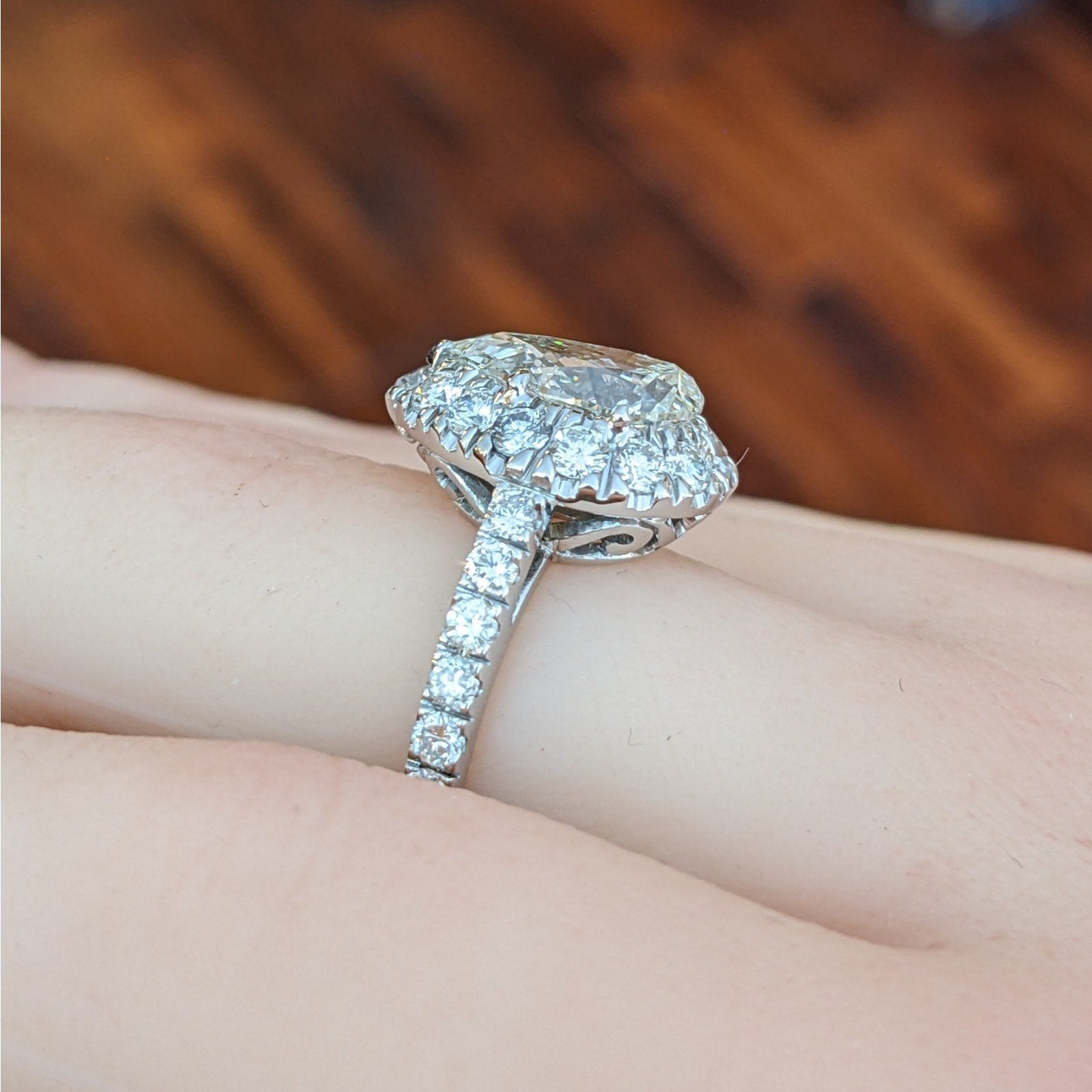 GIA 2.18 ct Pear Shape Diamond Ring in 18k White Gold