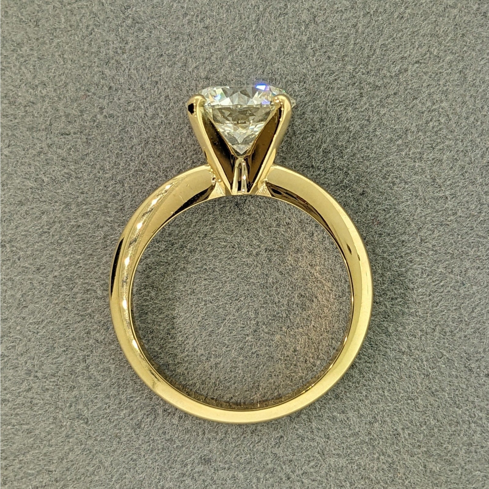 Natural Round Diamond Solitaire 2.12 ct GIA J-VS2 in 18k Yellow Gold