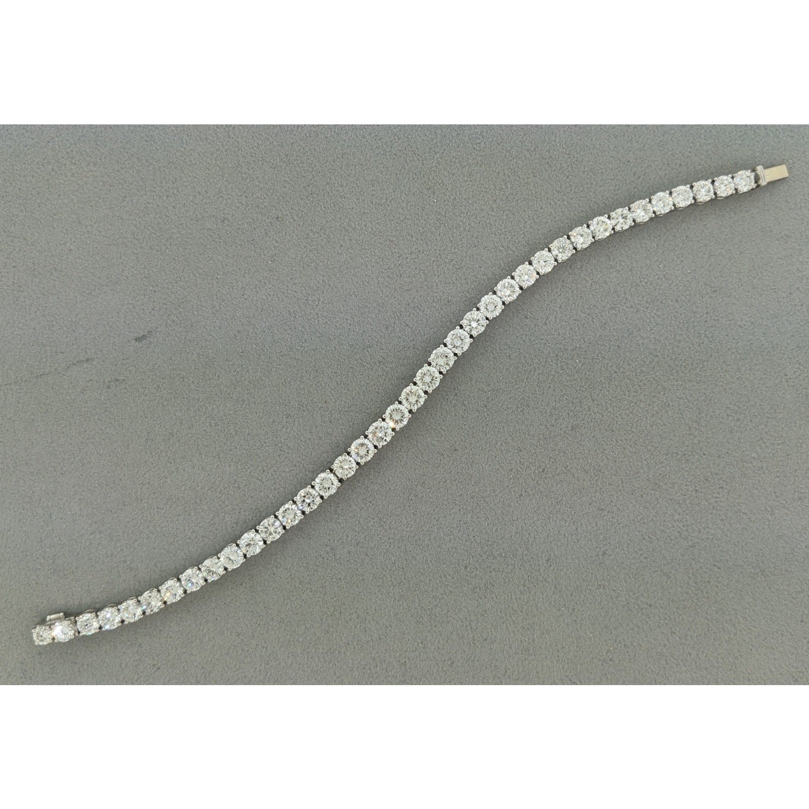Natural Round Diamond Tennis Bracelet 13.00 ctw in 18k White Gold & Platinum