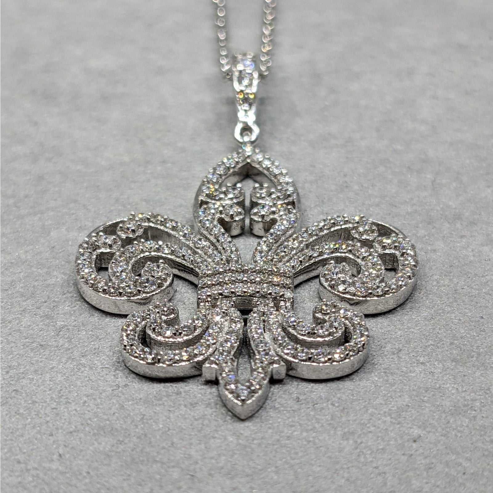 Diamond Fleur de Lis Pendant Necklace in 18k/14k White Gold