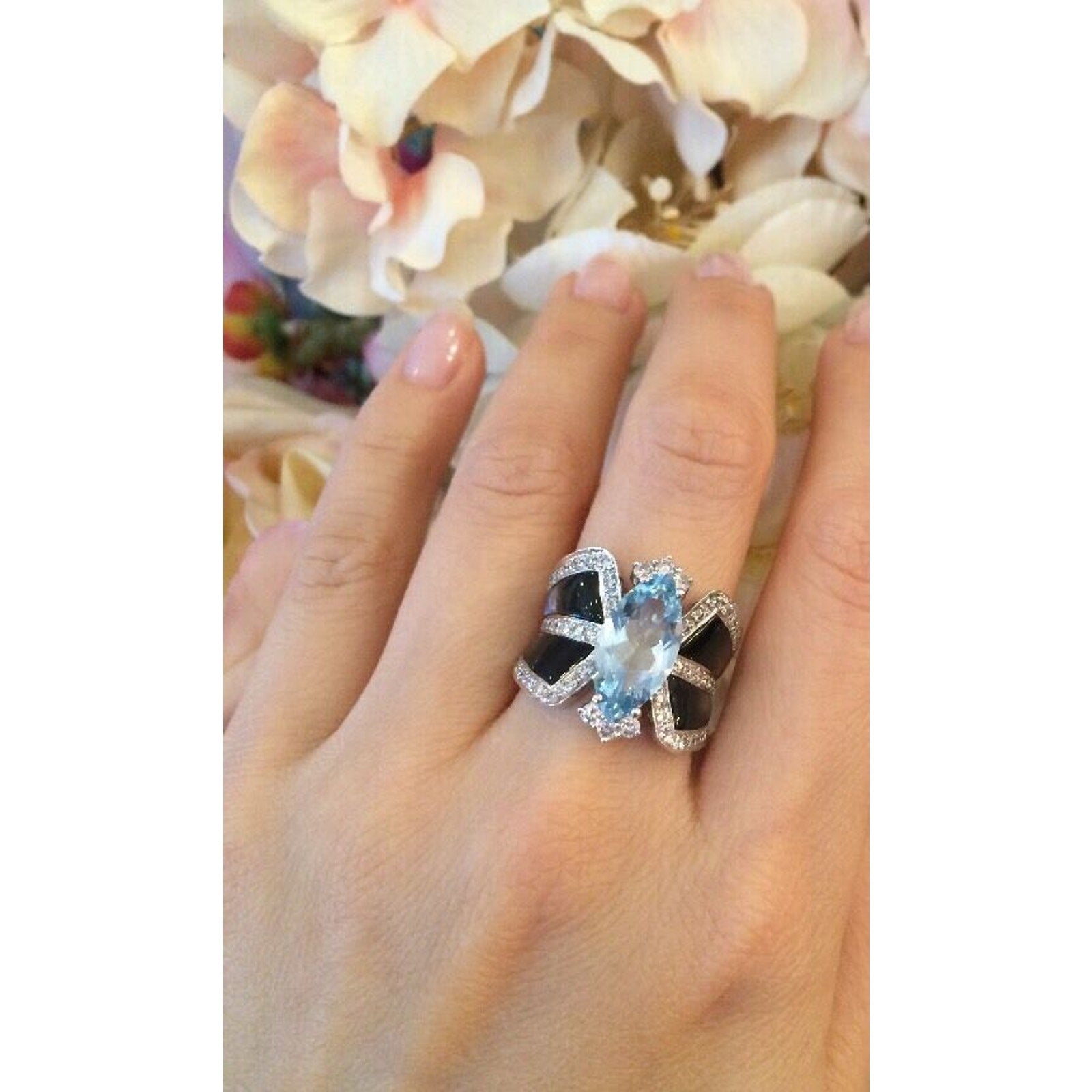 Marquise cut Aquamarine & Diamond Ring in 18K White Gold
