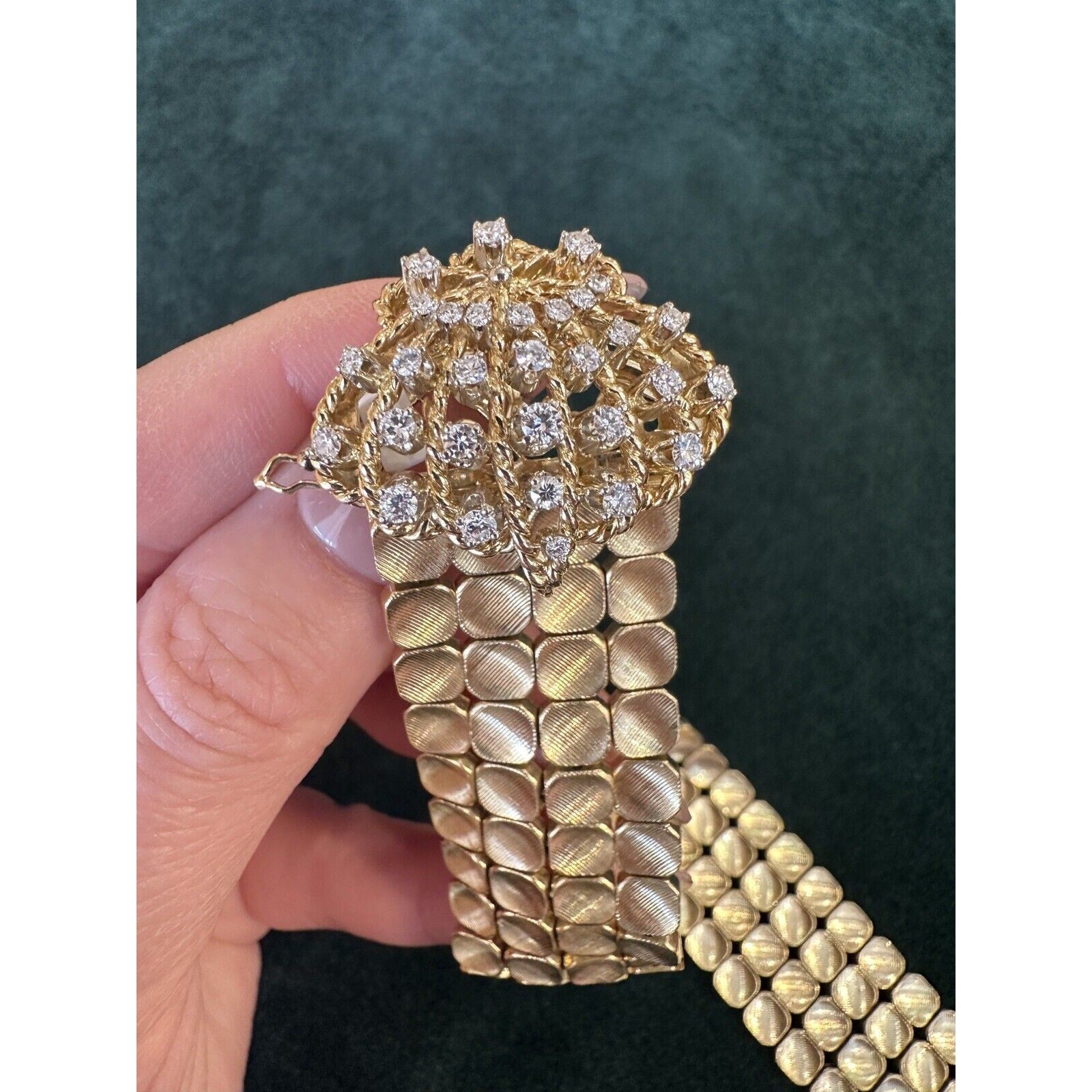 Diamond Clam Shell Tassel Belt Bracelet in 18k Yellow Gold