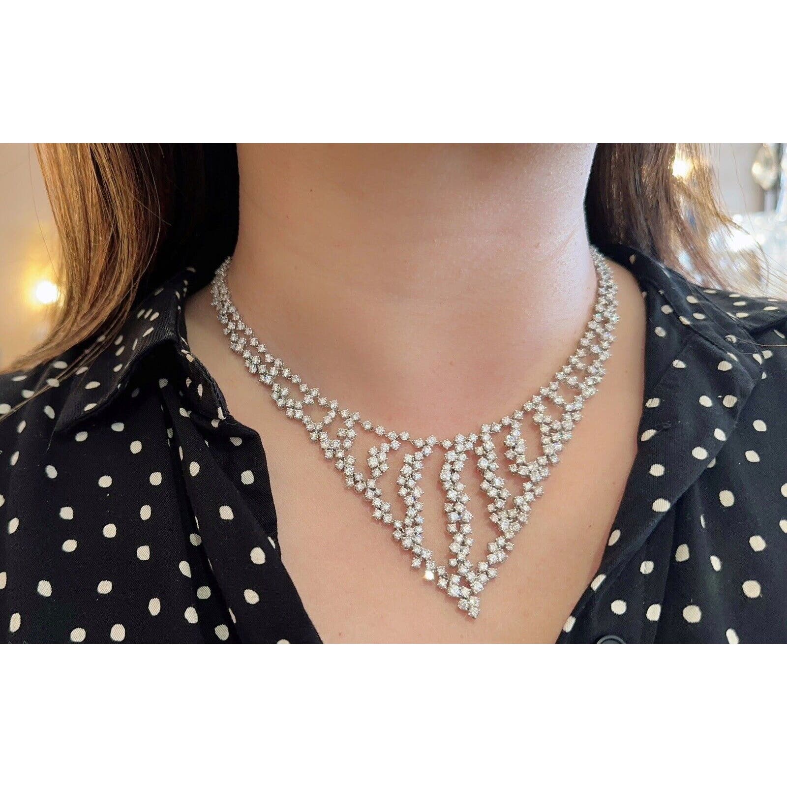 Round Brilliant Diamond "Bib" Necklace 25.00 cttw in 18k White Gold - HM1843SI