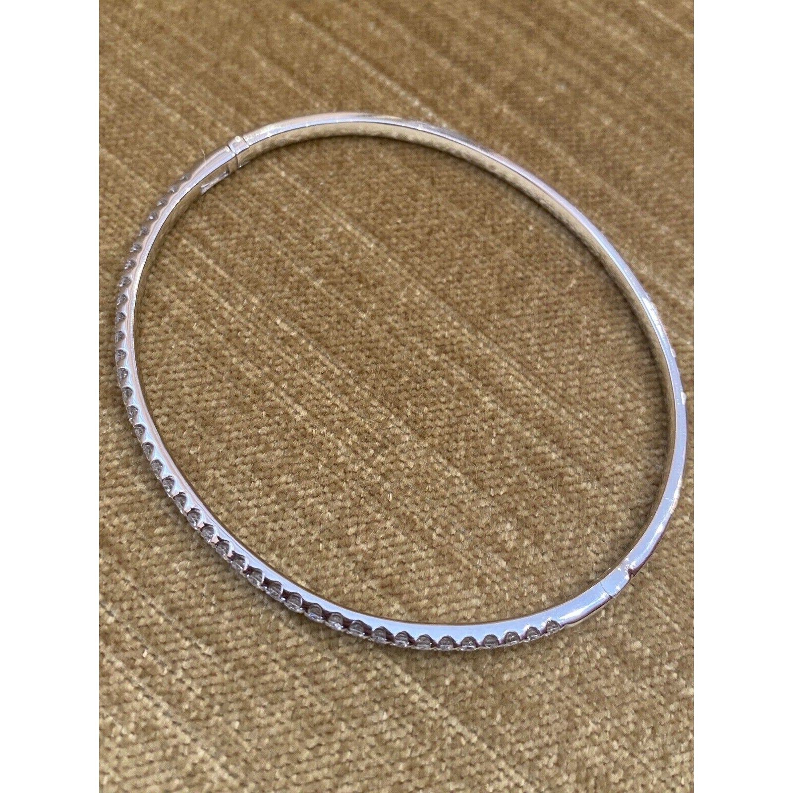 Diamond Bangle Single Row 1.00ct TW in 18k White Gold