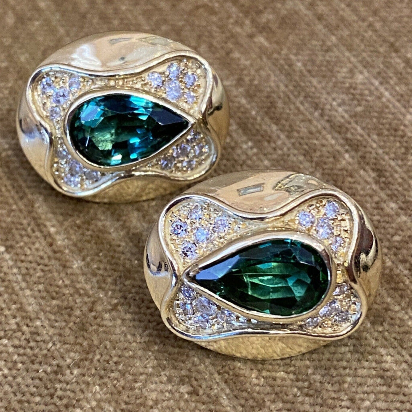 5 carats Green Tourmaline and Diamond Oval Button Earrings 18K Yellow Gold