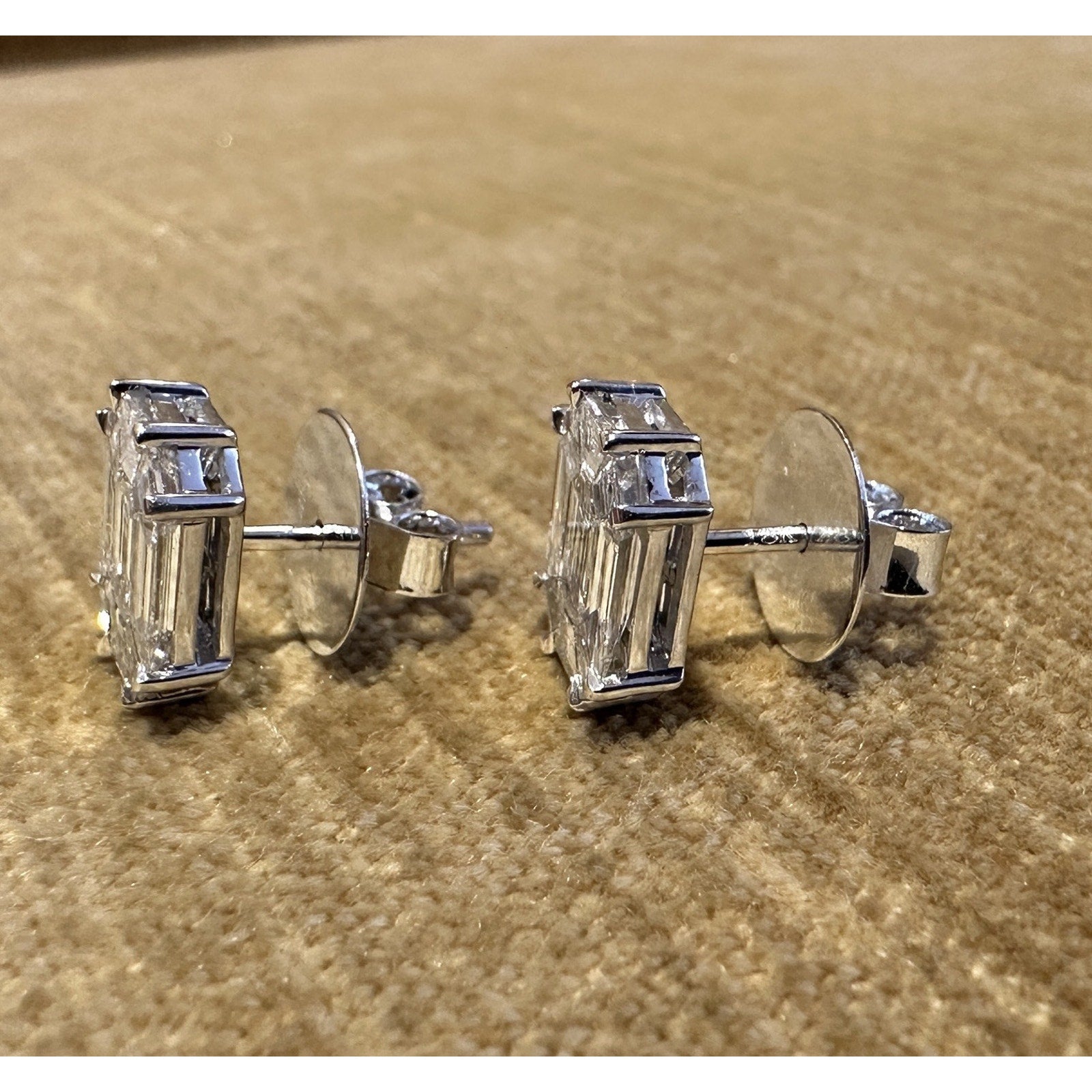 Illusion set Natural Diamond Stud Earrings 2.04cttw in 18k White Gold