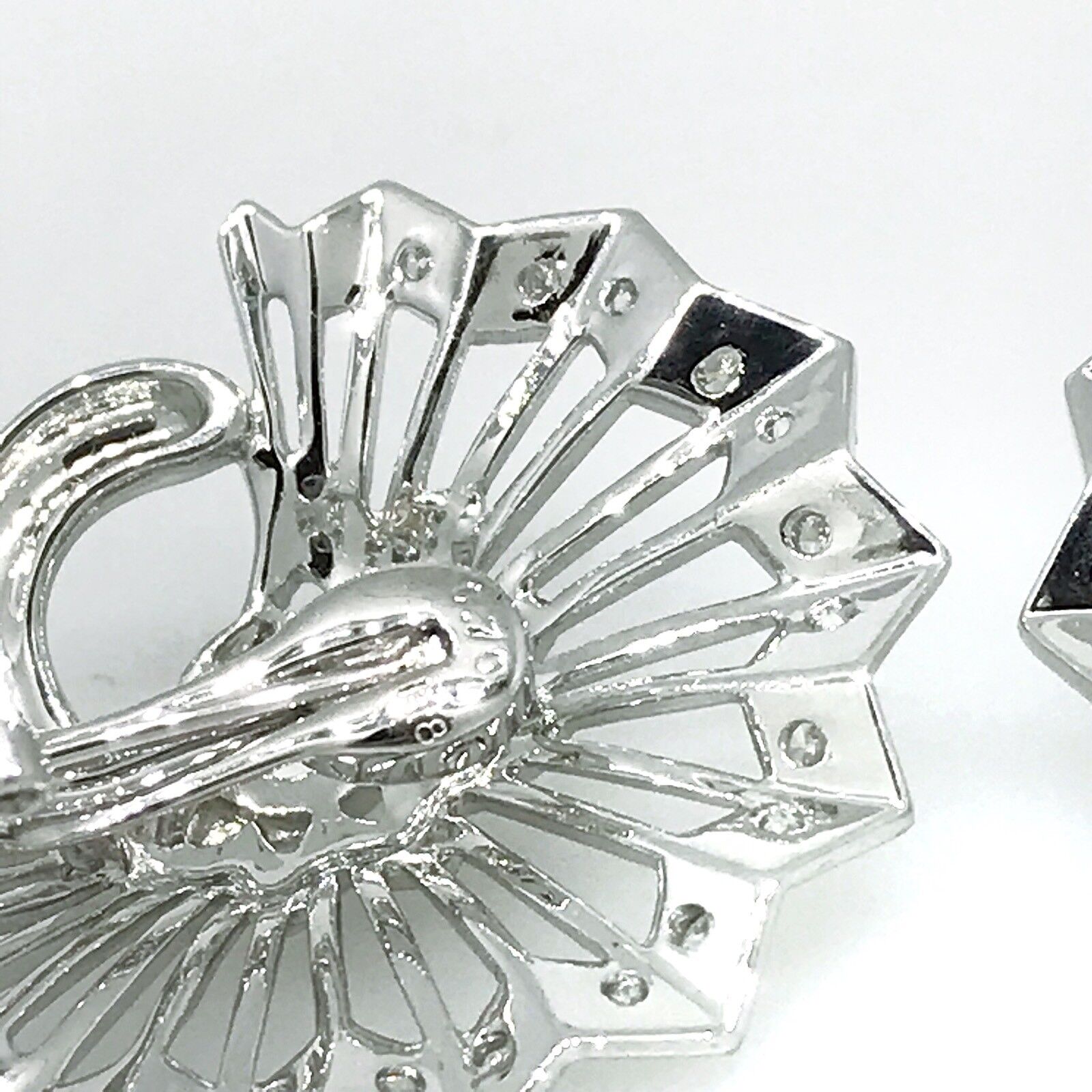 1.40 ct Fan Shaped Swirl Diamond Earrings in Platinum