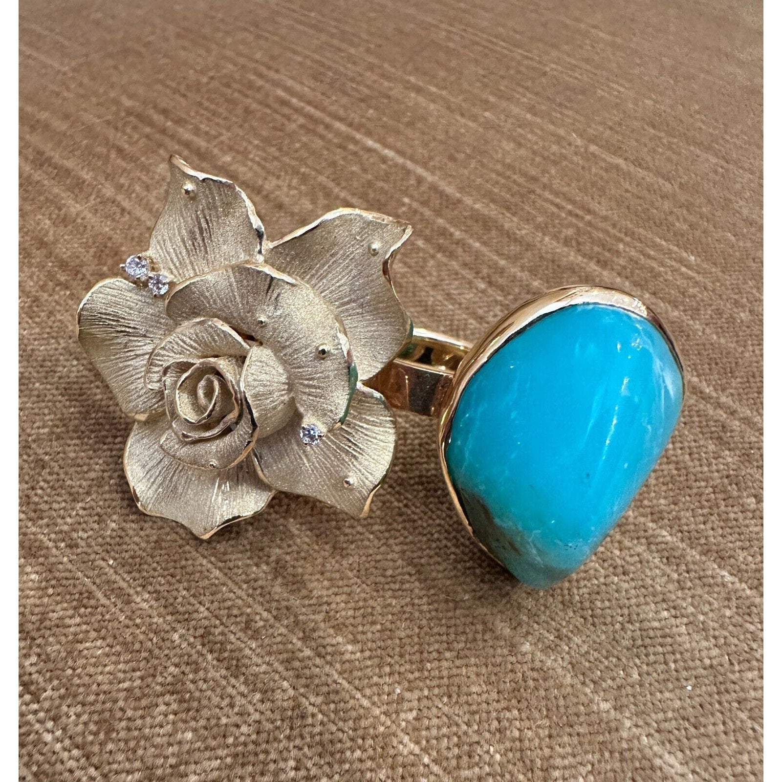 Double Ring with Diamonds, Chrysoprase and Flower in 18k Yellow Gold