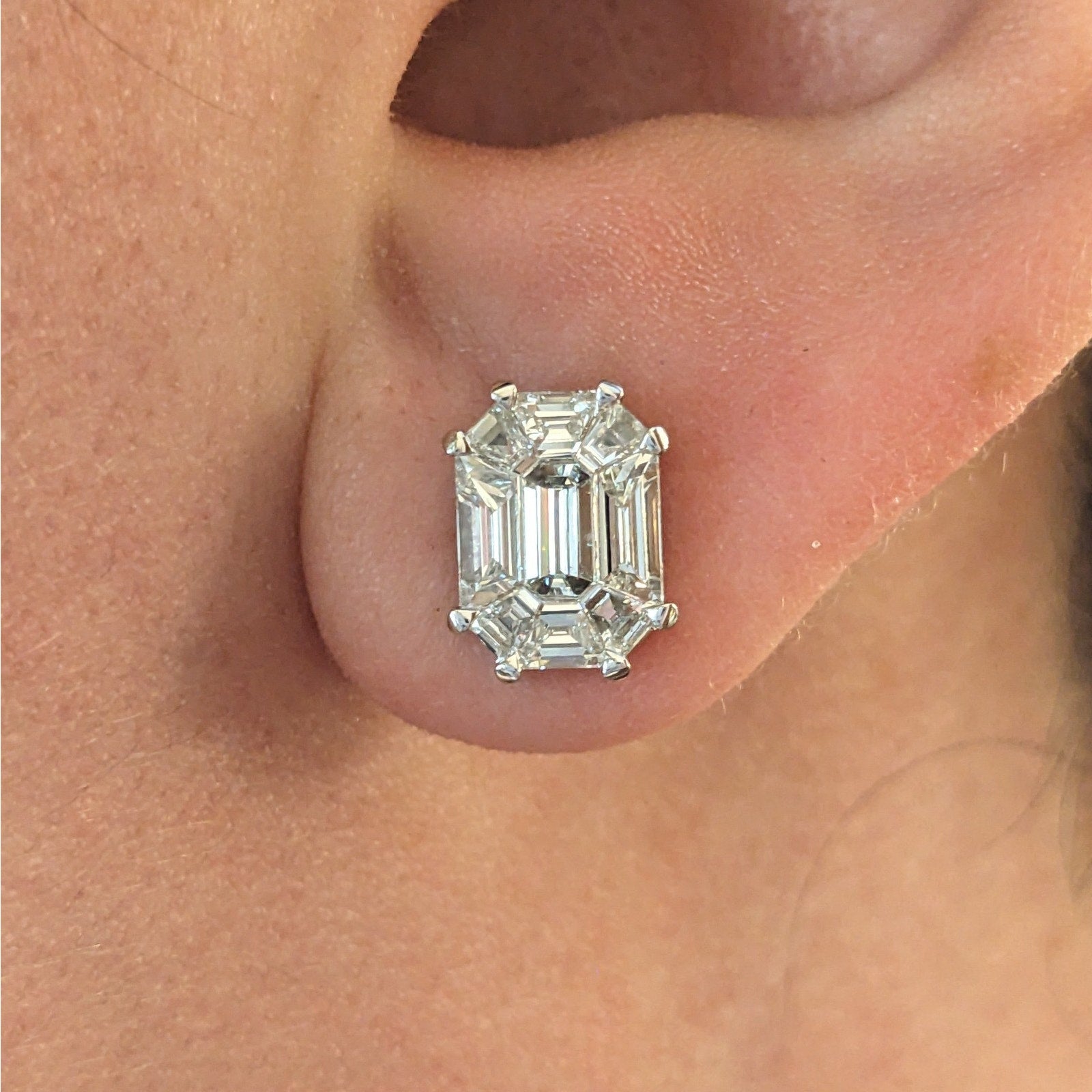 Illusion set Natural Diamond Stud Earrings 1.61cttw in 18k White Gold