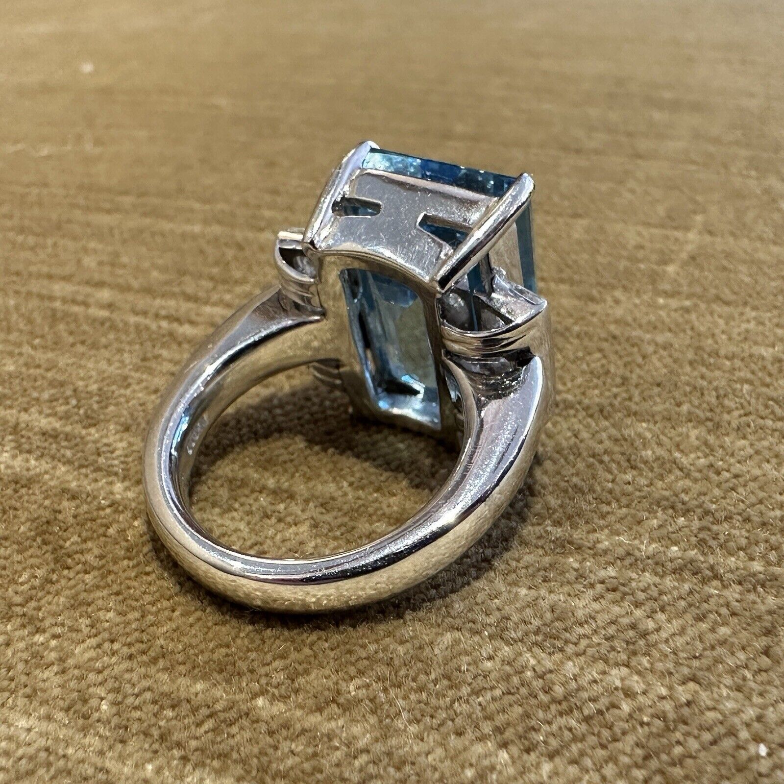 GIA 15.70 ct Aquamarine and Diamond Ring in Platinum