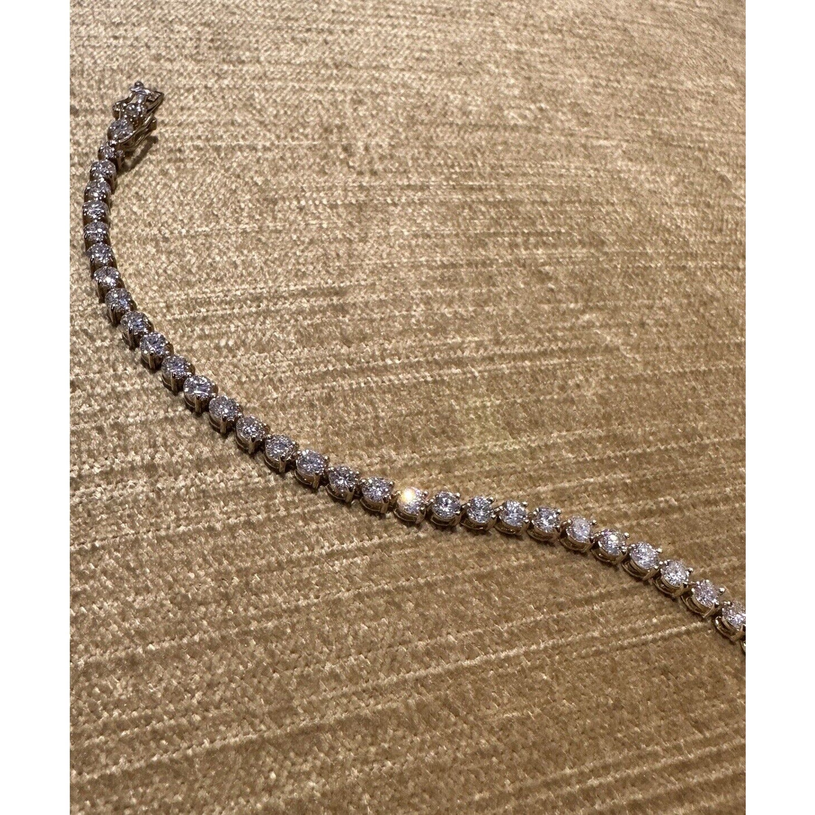 5.37 carats Round Diamond Tennis Bracelet in 14k Yellow Gold 7 inches