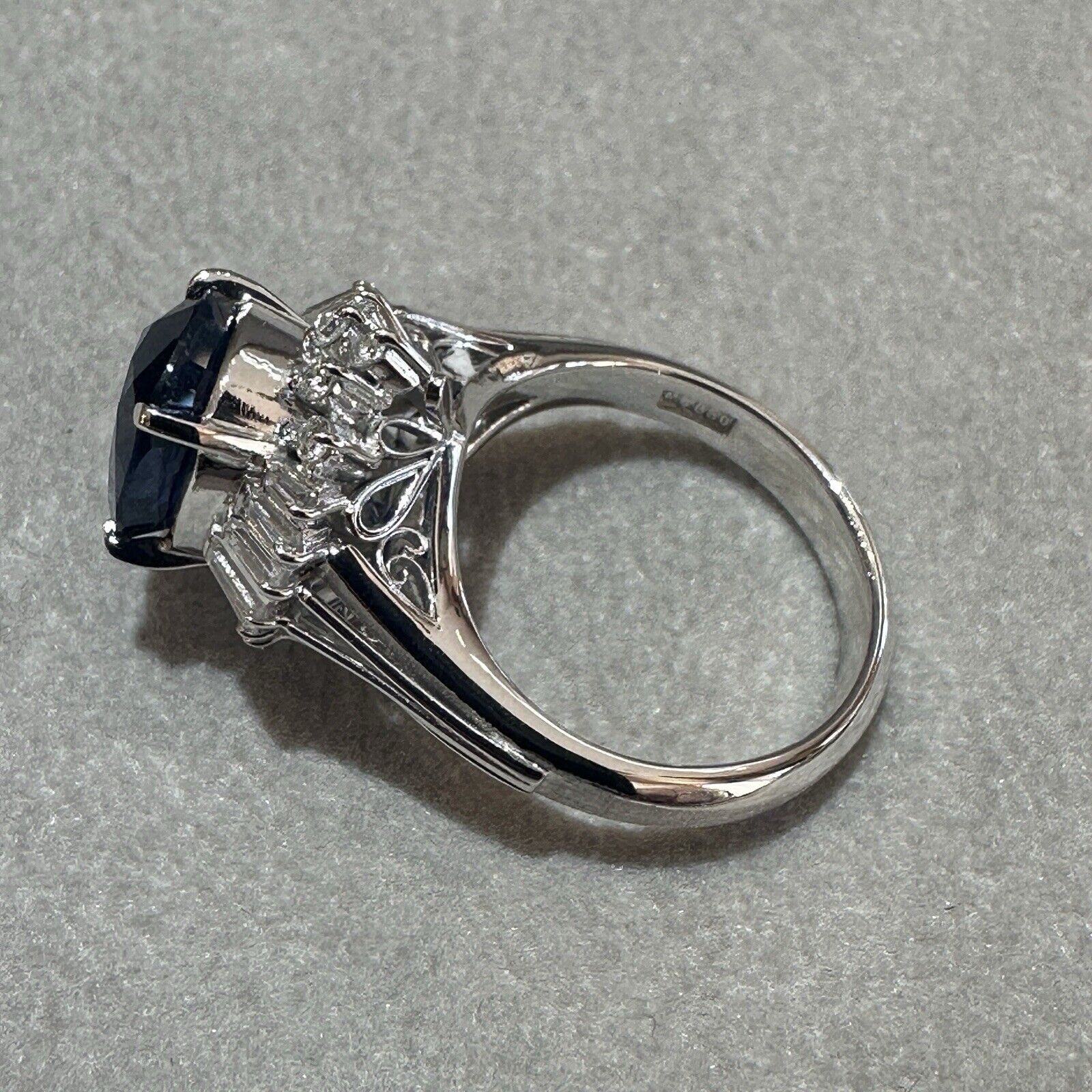 Natural Oval Sapphire 4.42 ct & Diamond Ballerina Ring in Platinum