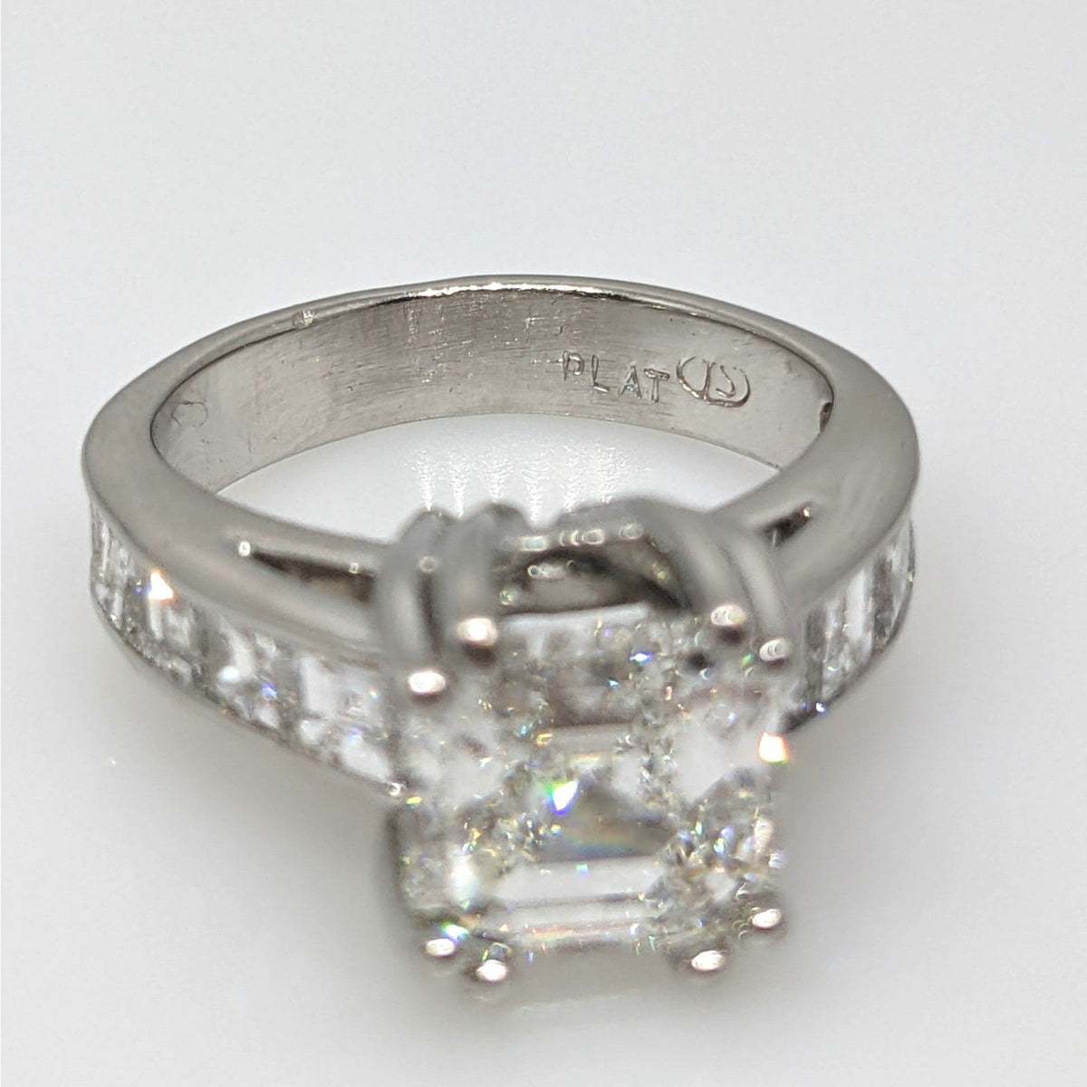 GIA 2.70 ct Asscher Cut Natural Diamond Ring in Platinum