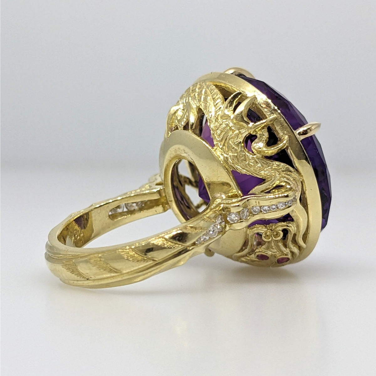 GIA Round Amethyst 29.51 ct and Diamond Dragon Ring in 18k Yellow Gold