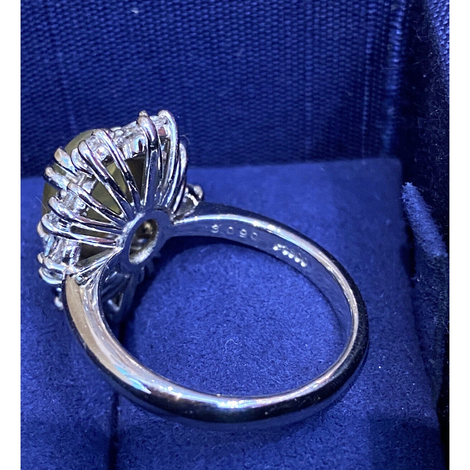 Cat's Eye Chrysoberyl and Diamond Ring in Platinum