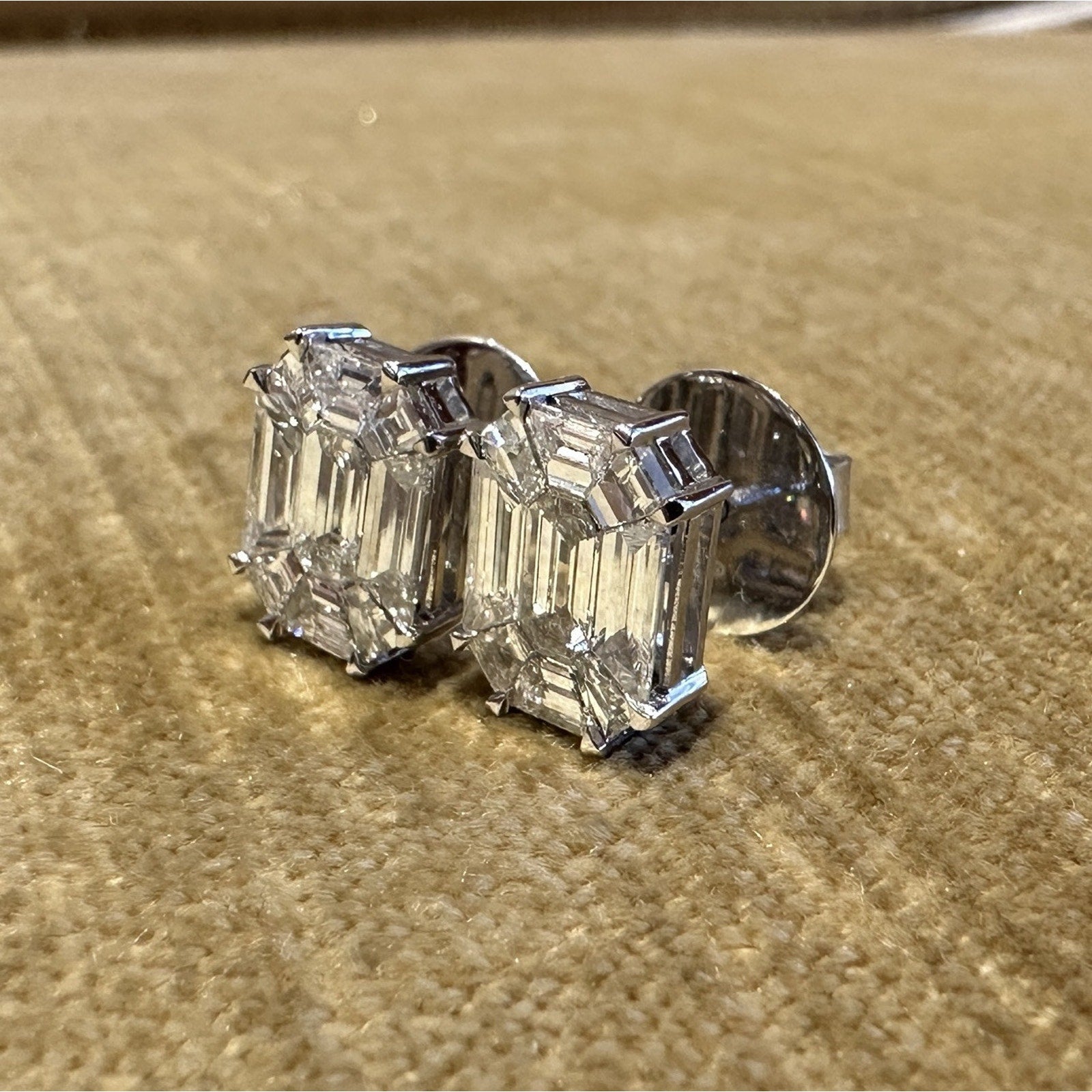 Illusion set Natural Diamond Stud Earrings 2.04cttw in 18k White Gold