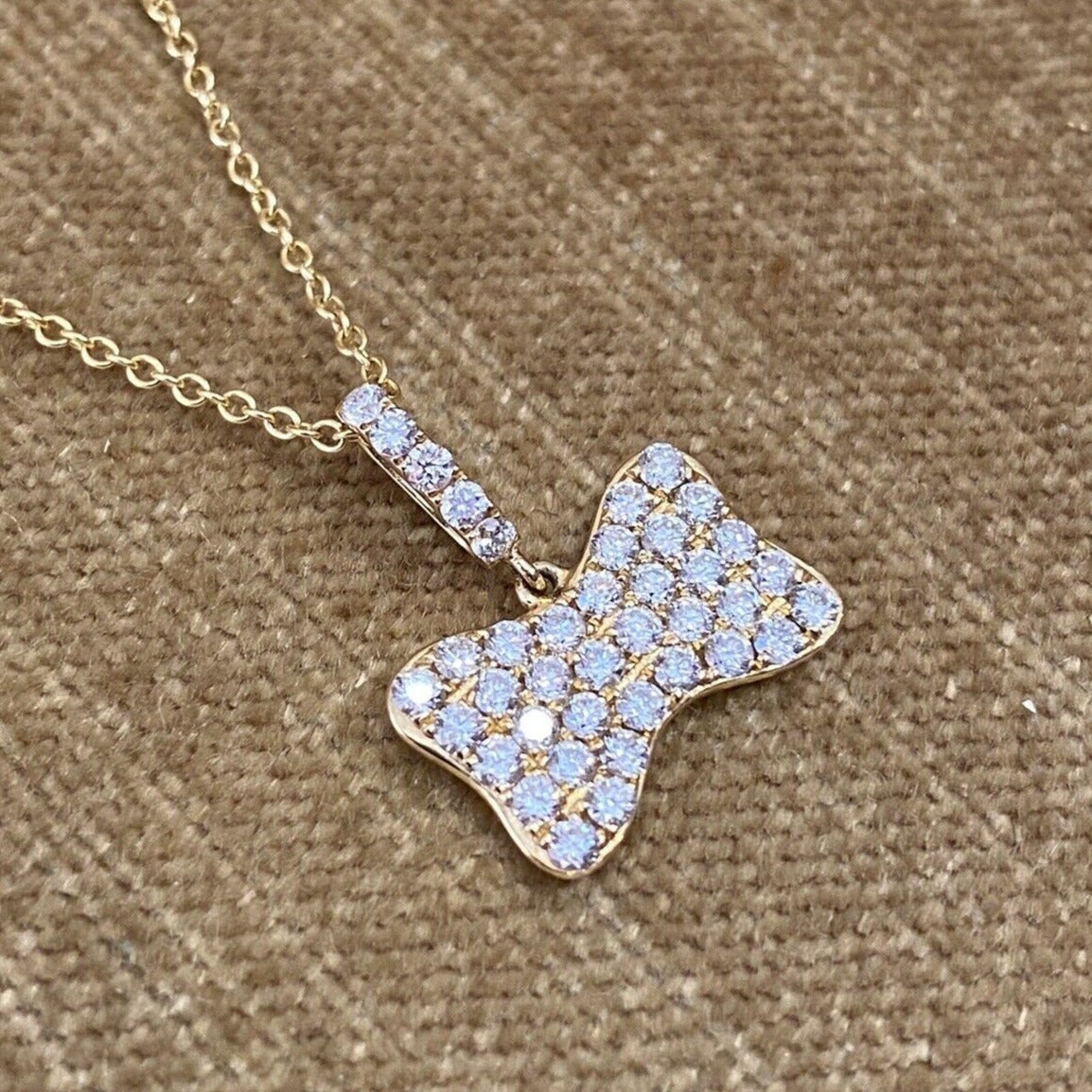 ODELIA Diamond Pave Bow Pendent Necklace in 18k Yellow Gold