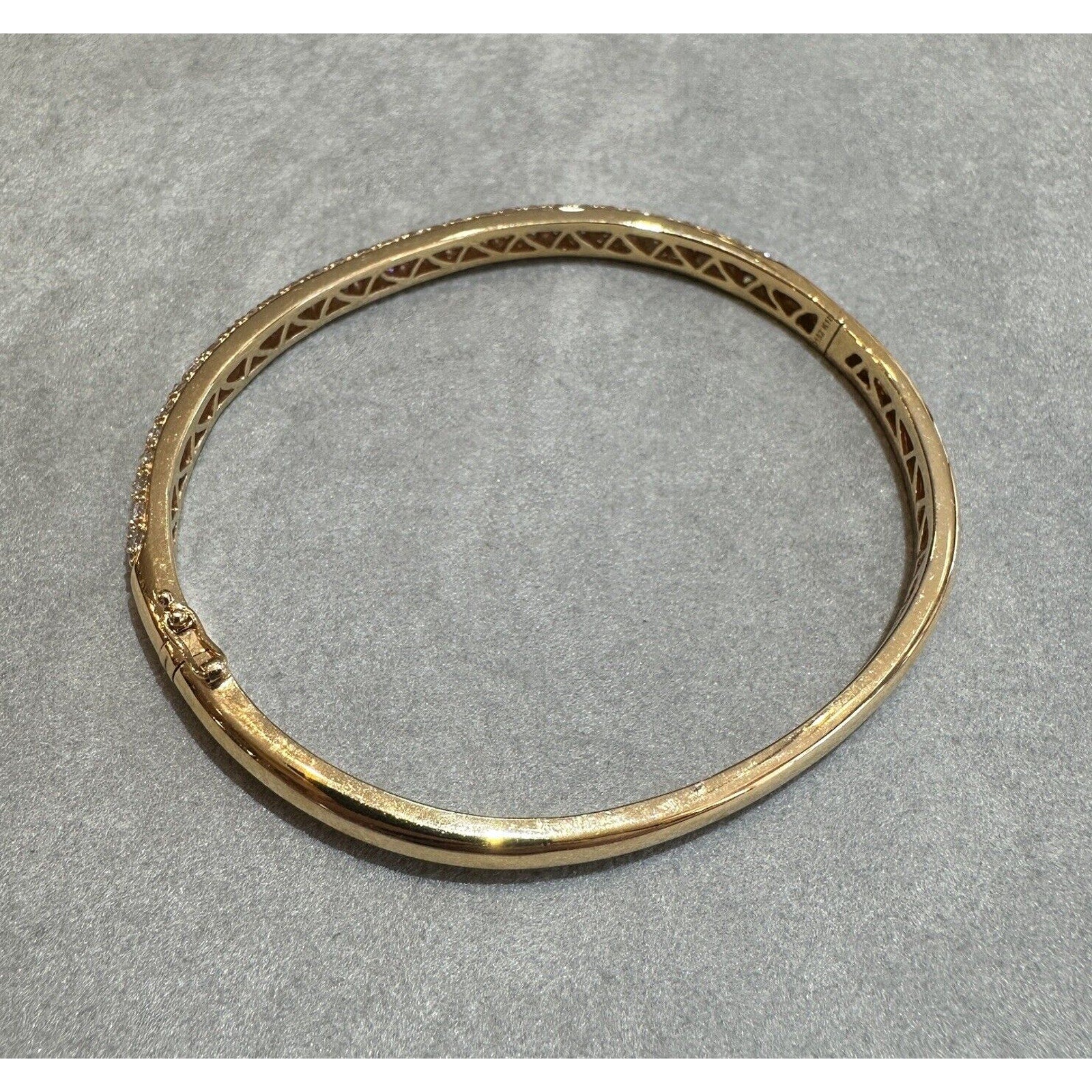 Natural Diamond Pave Bangle Bracelet 1.53cts in 18k Yellow Gold