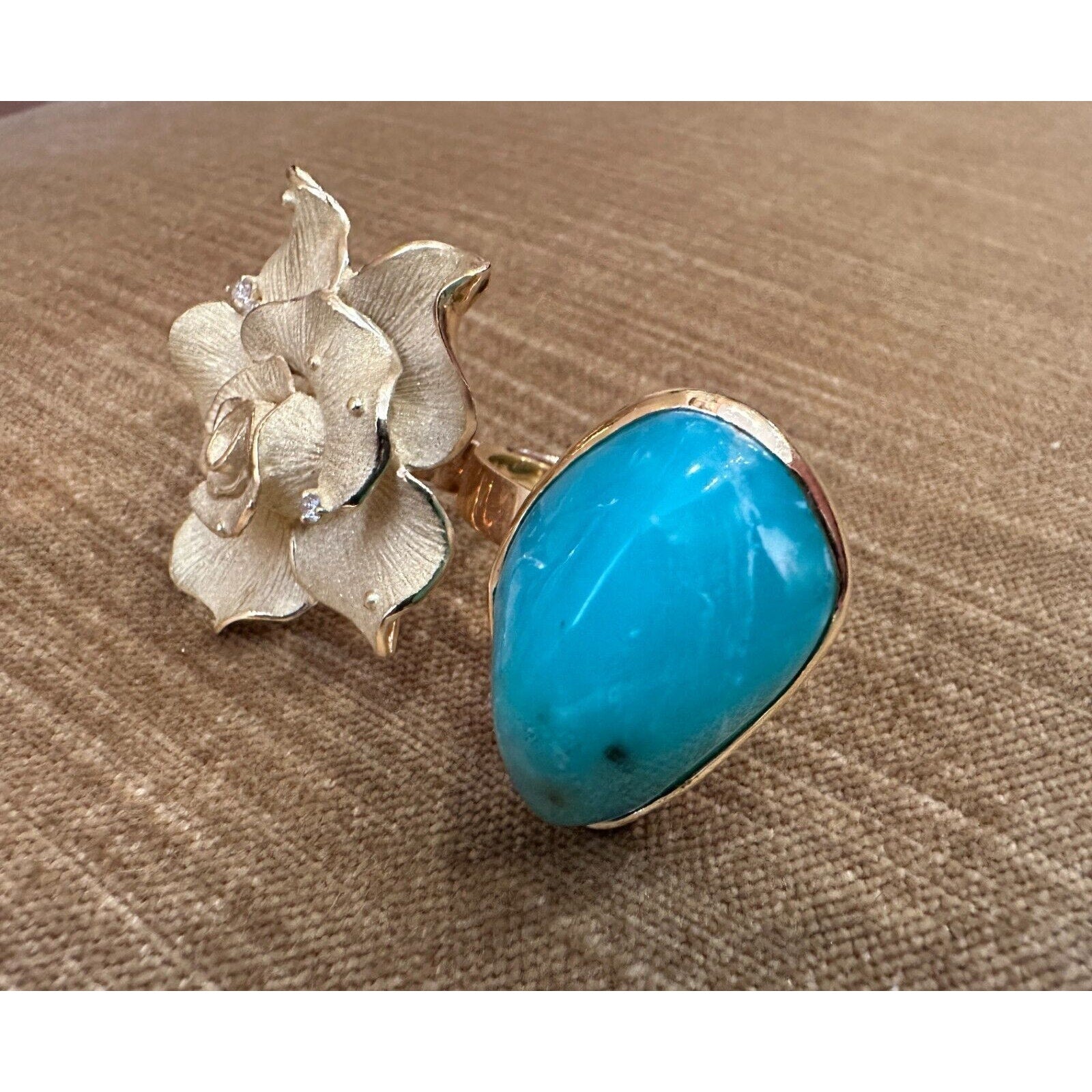 Double Ring with Diamonds, Chrysoprase and Flower in 18k Yellow Gold