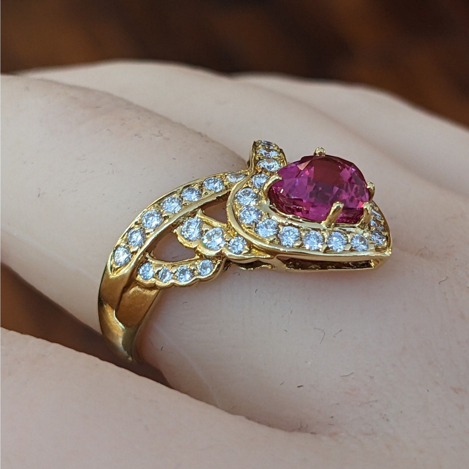Natural 1.40 ct Heart-shaped Ruby and Diamond Ring in 18k Yellow Gold