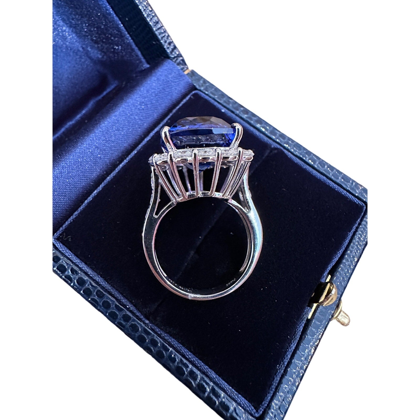 GIA 13.07cts Tanzanite in Diamond Halo Platinum Ring (HM2575ZB)