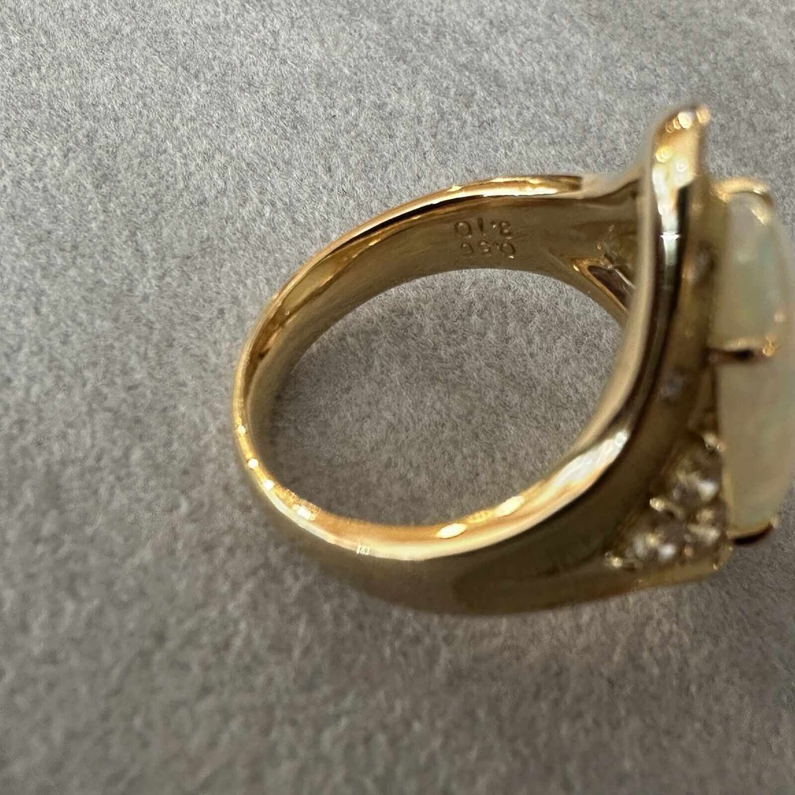 Natural Oval Opal & Diamond Ring in 18k Yellow Gold
