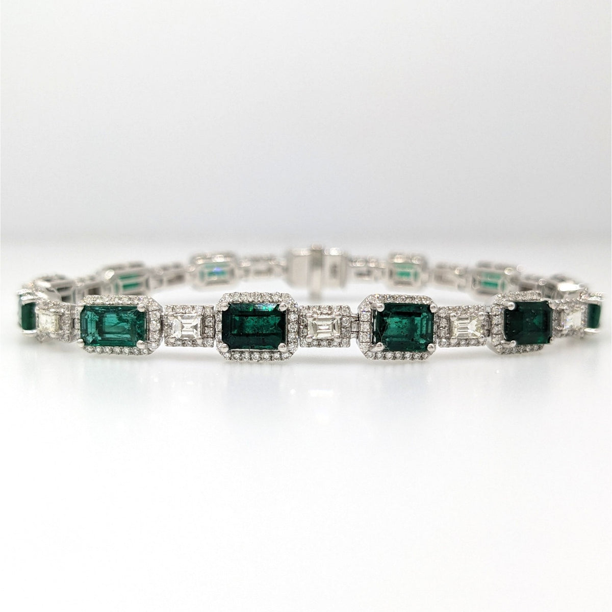Natural Emerald and Diamond Link Bracelet in 18k White Gold