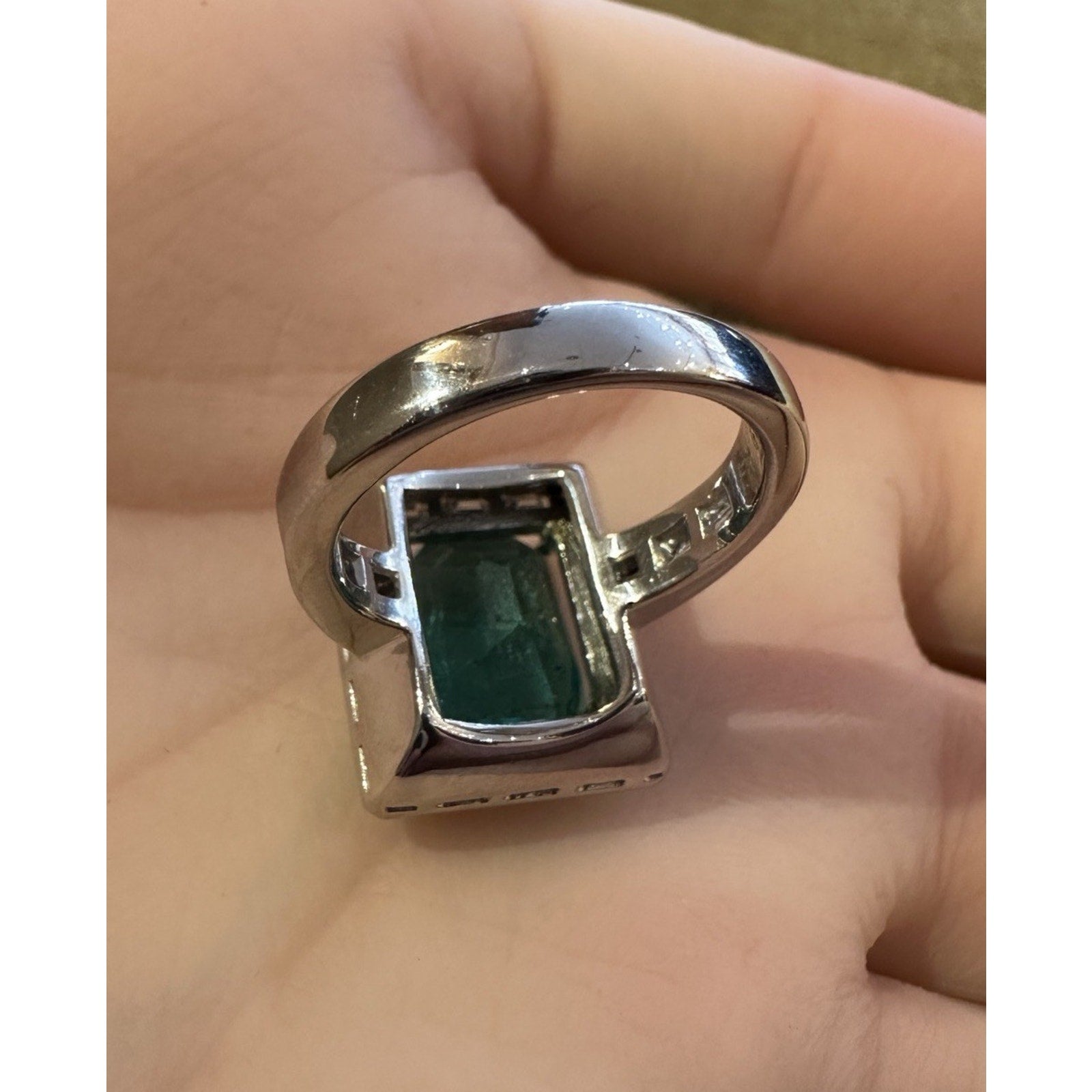 Certified Colombian 6.07 cts Emerald and Diamond Ring in Platinum - HM2753I
