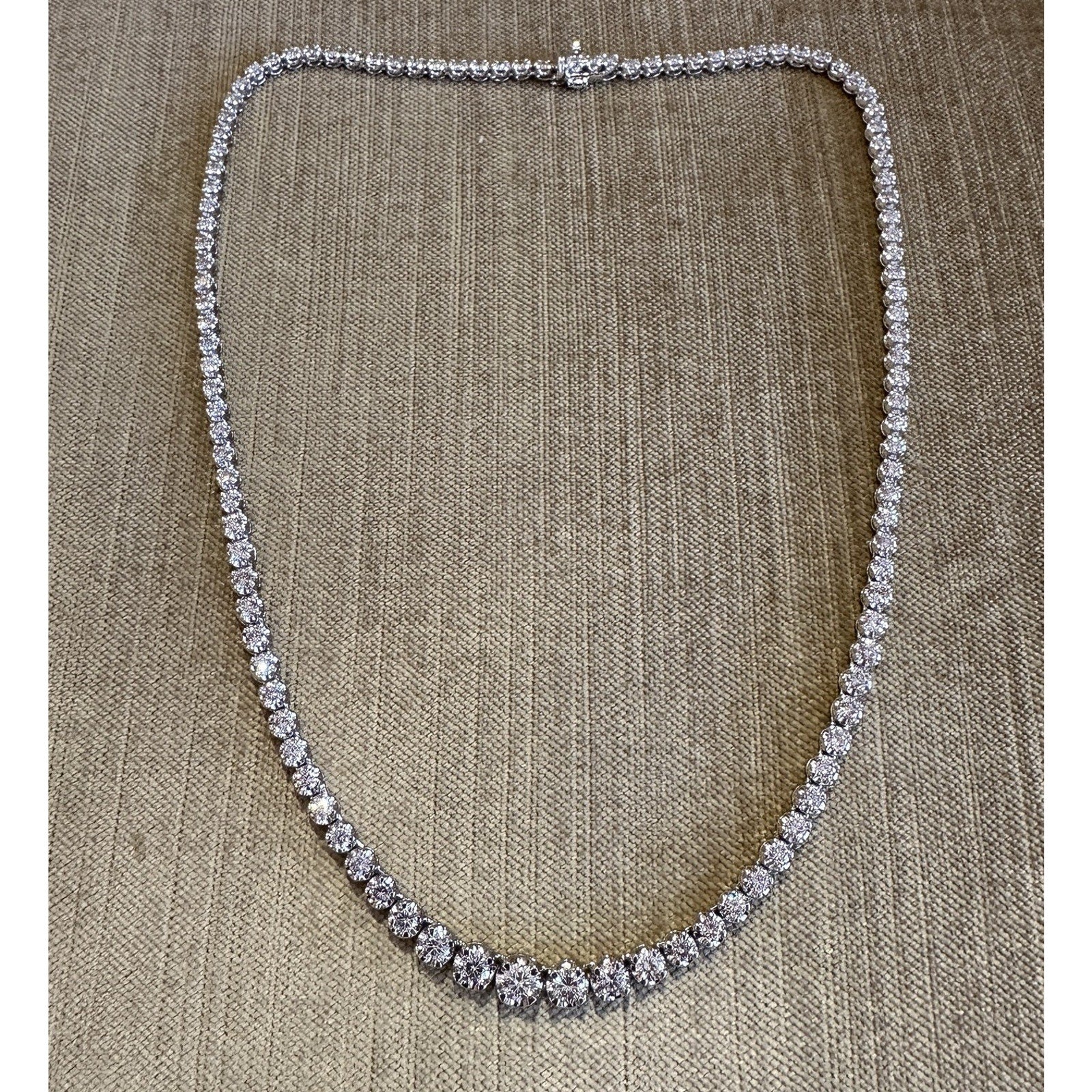 7.08 cttw Natural Diamond Graduated Tennis Necklace in Platinum