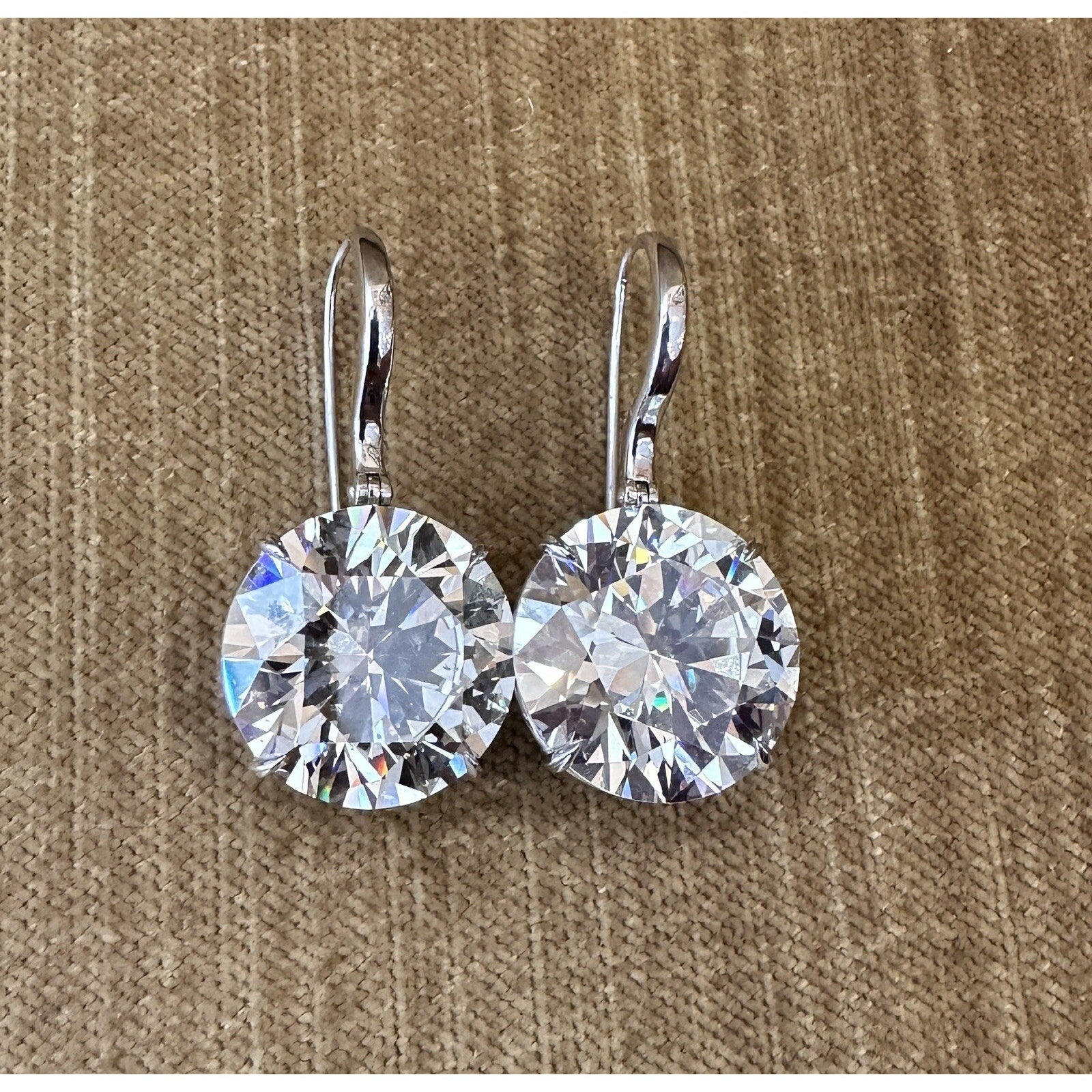 GIA 20.63 & 21.17 cts Round Brilliant Diamond Drop Earrings in 18k White Gold