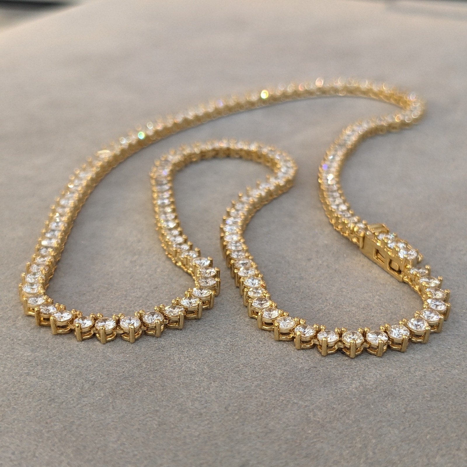 16" Natural Round Diamond Tennis Necklace 9.00 ctw in 18k Yellow Gold