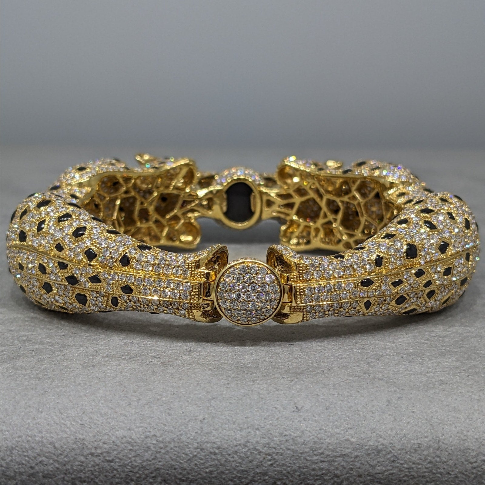 Double Panther Diamond Pave Bangle Bracelet in 18k Yellow Gold