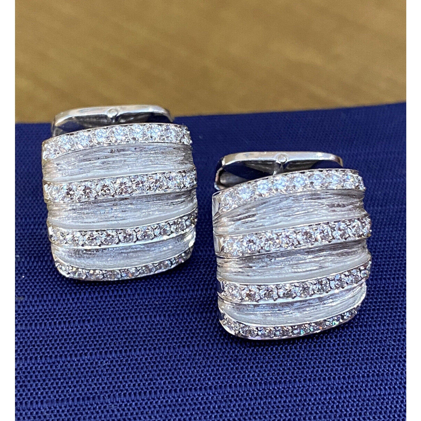 Gubelin Diamond Cufflinks VS-F Quality in 18k White Gold