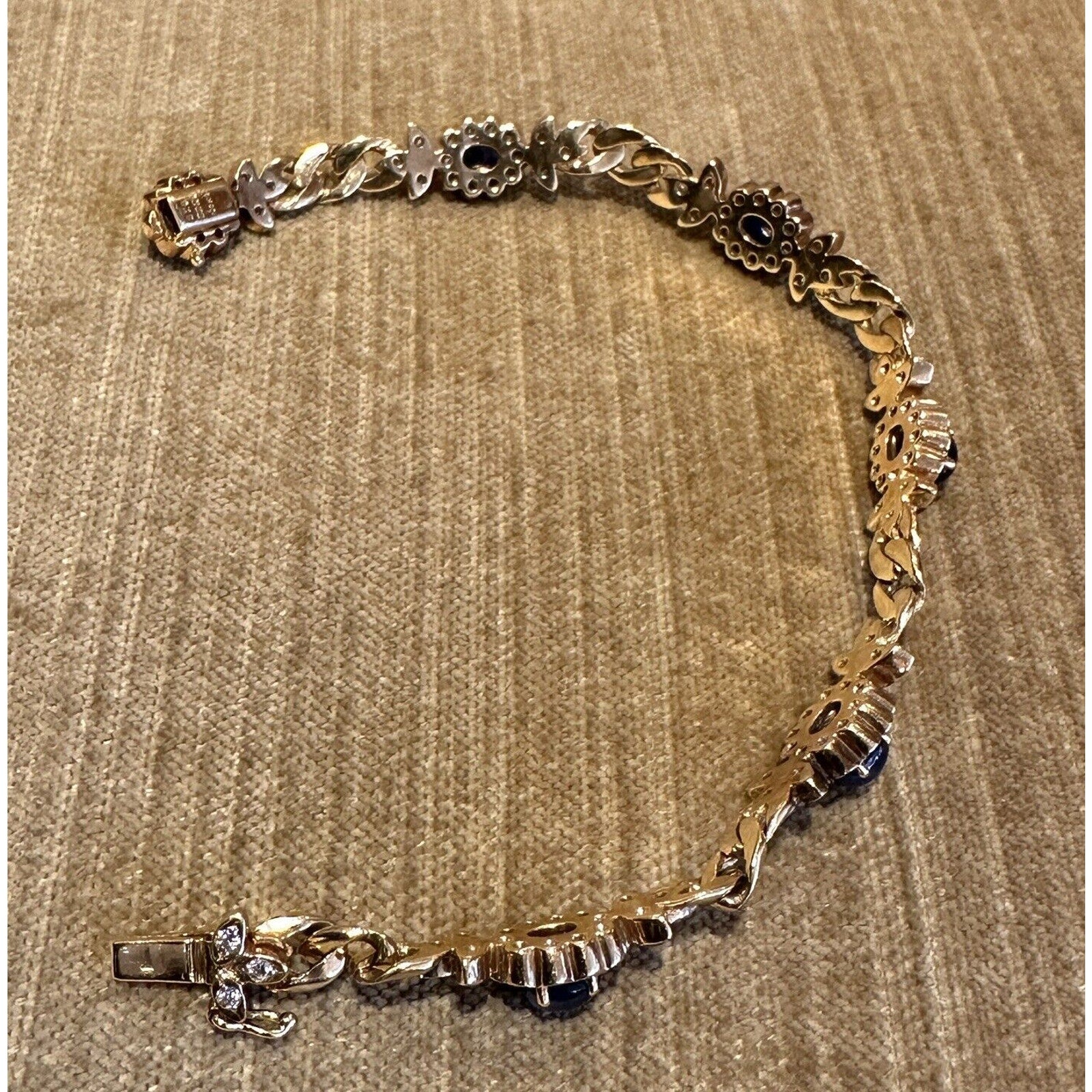 Cabochon Sapphire and Diamond Link Bracelet in 18k Yellow Gold