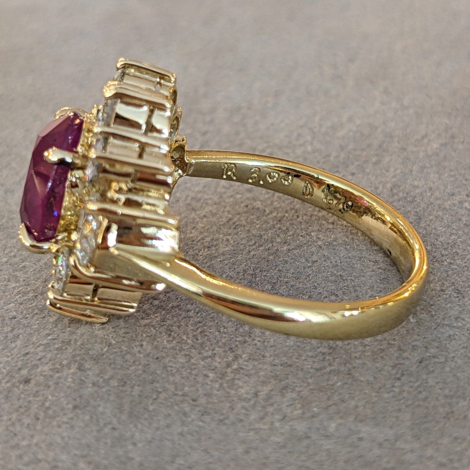 GIA No Heat Burma Ruby 3.00 ct in Diamond and 18k Yellow Gold Setting