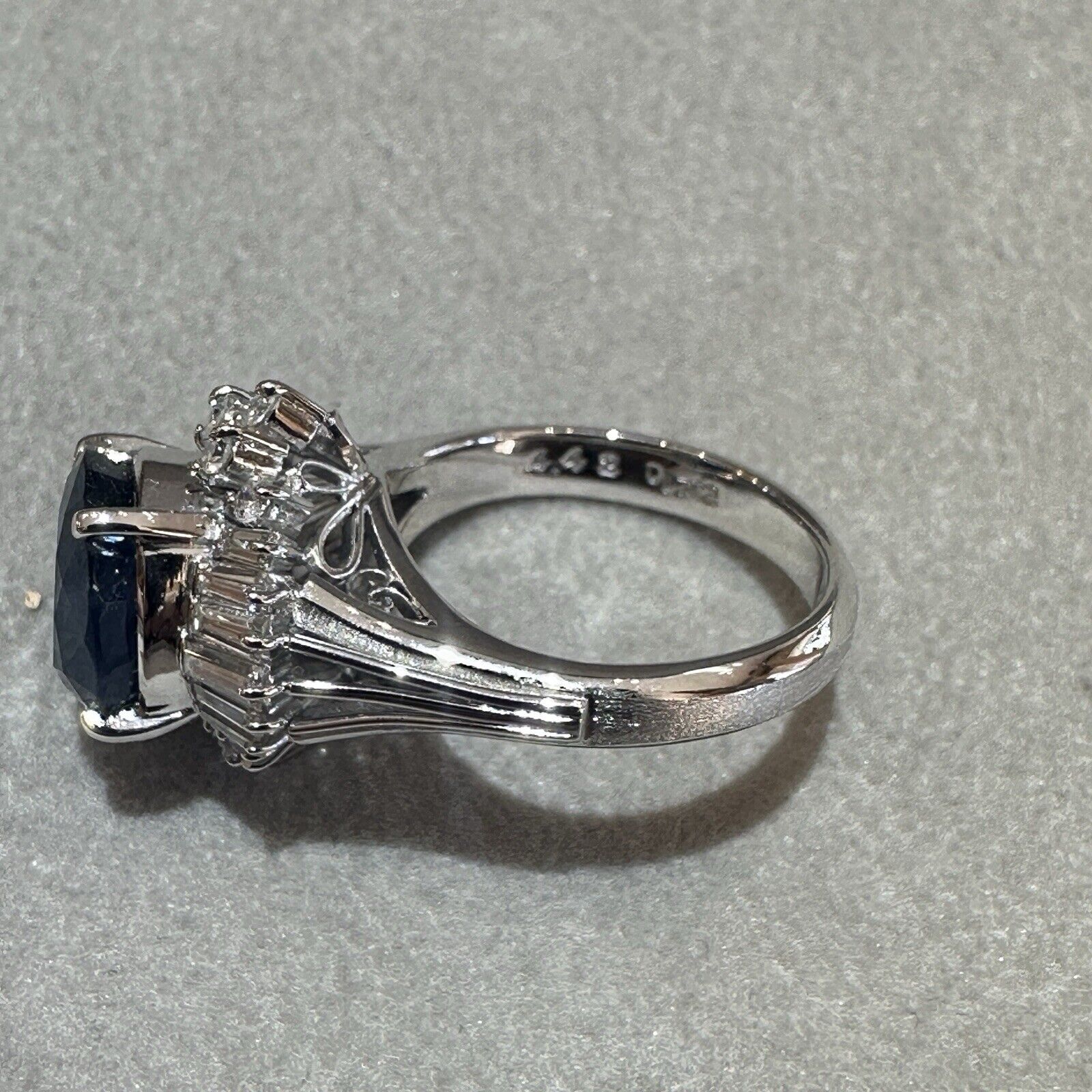 Natural Oval Sapphire 4.42 ct & Diamond Ballerina Ring in Platinum