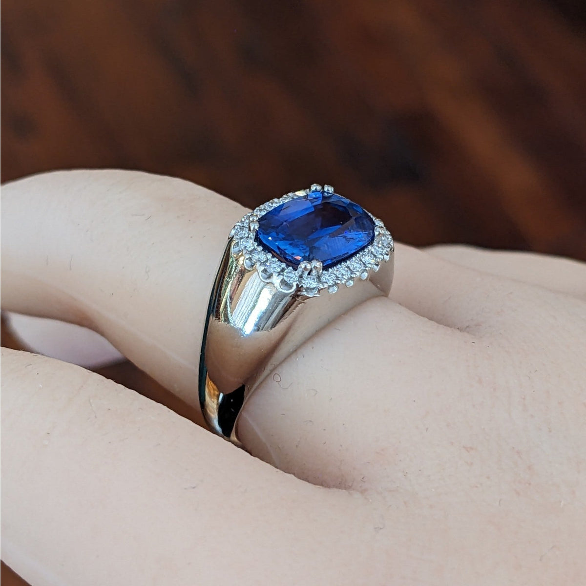 GIA Unheated 3.44 ct Natural Sapphire Ring with Diamonds in Platinum