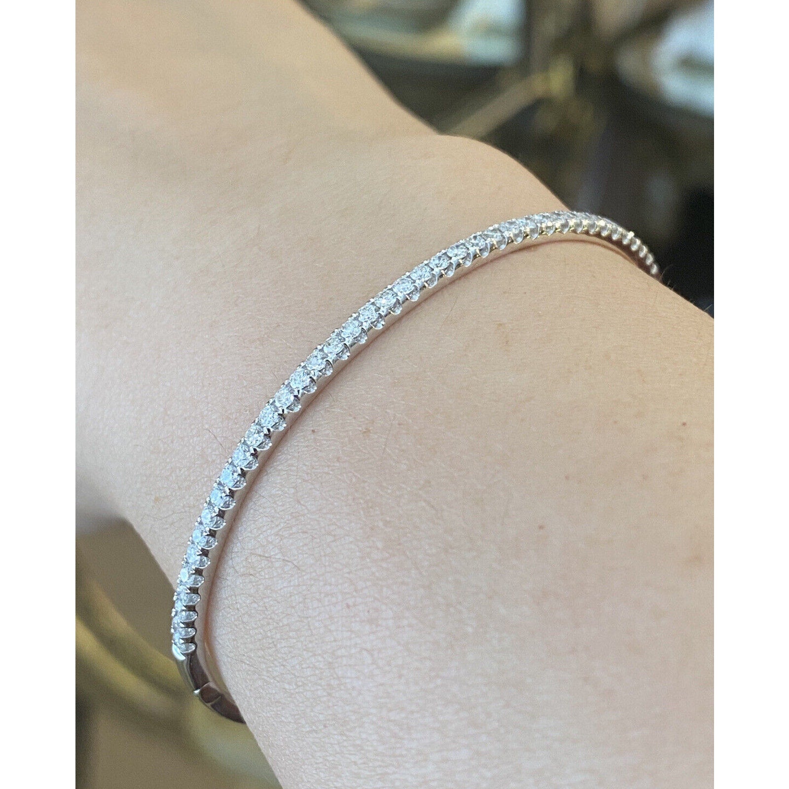 Diamond Bangle Single Row 1.00ct TW in 18k White Gold