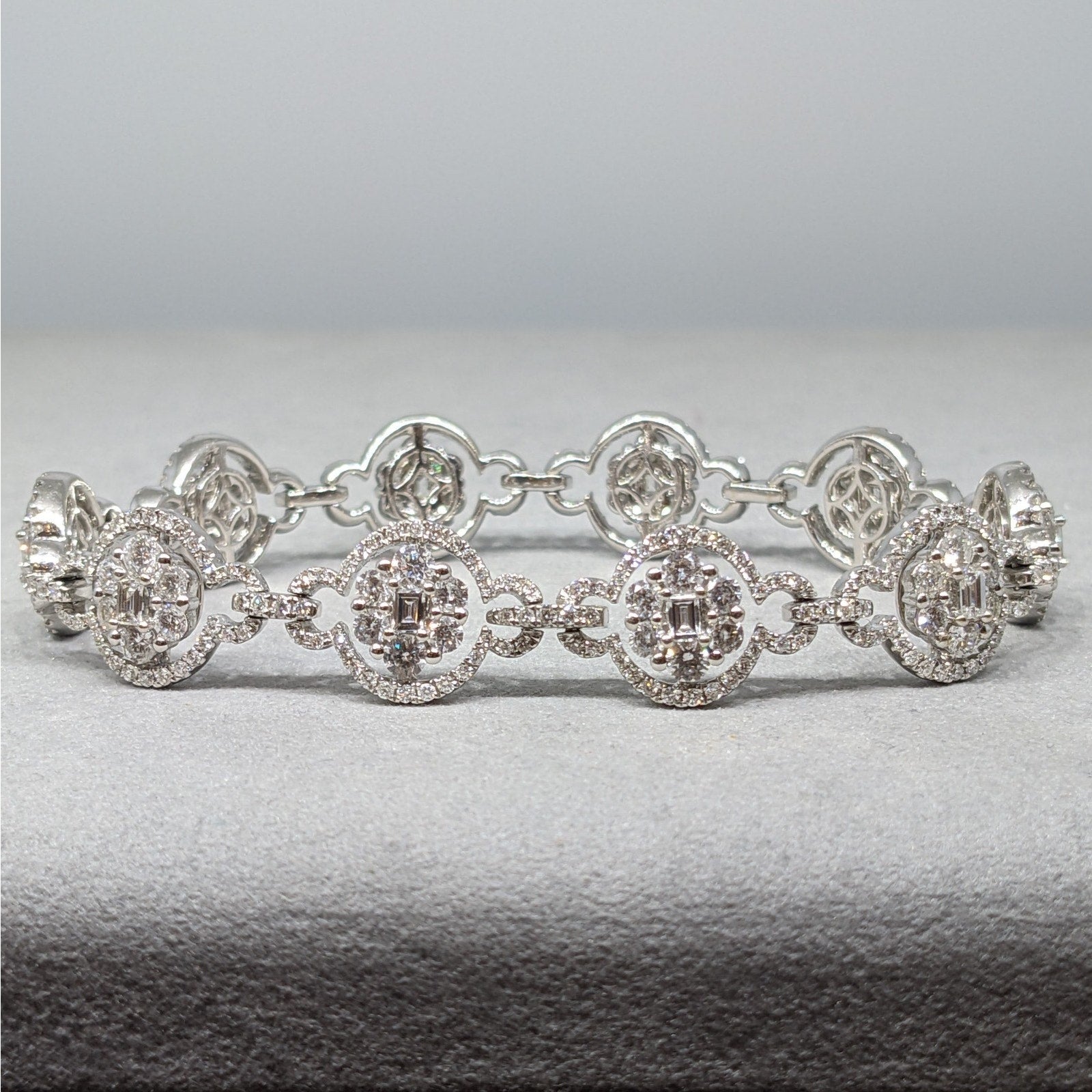 Natural Diamond Oval Link Bracelet 8.22 ctw in 18k White Gold