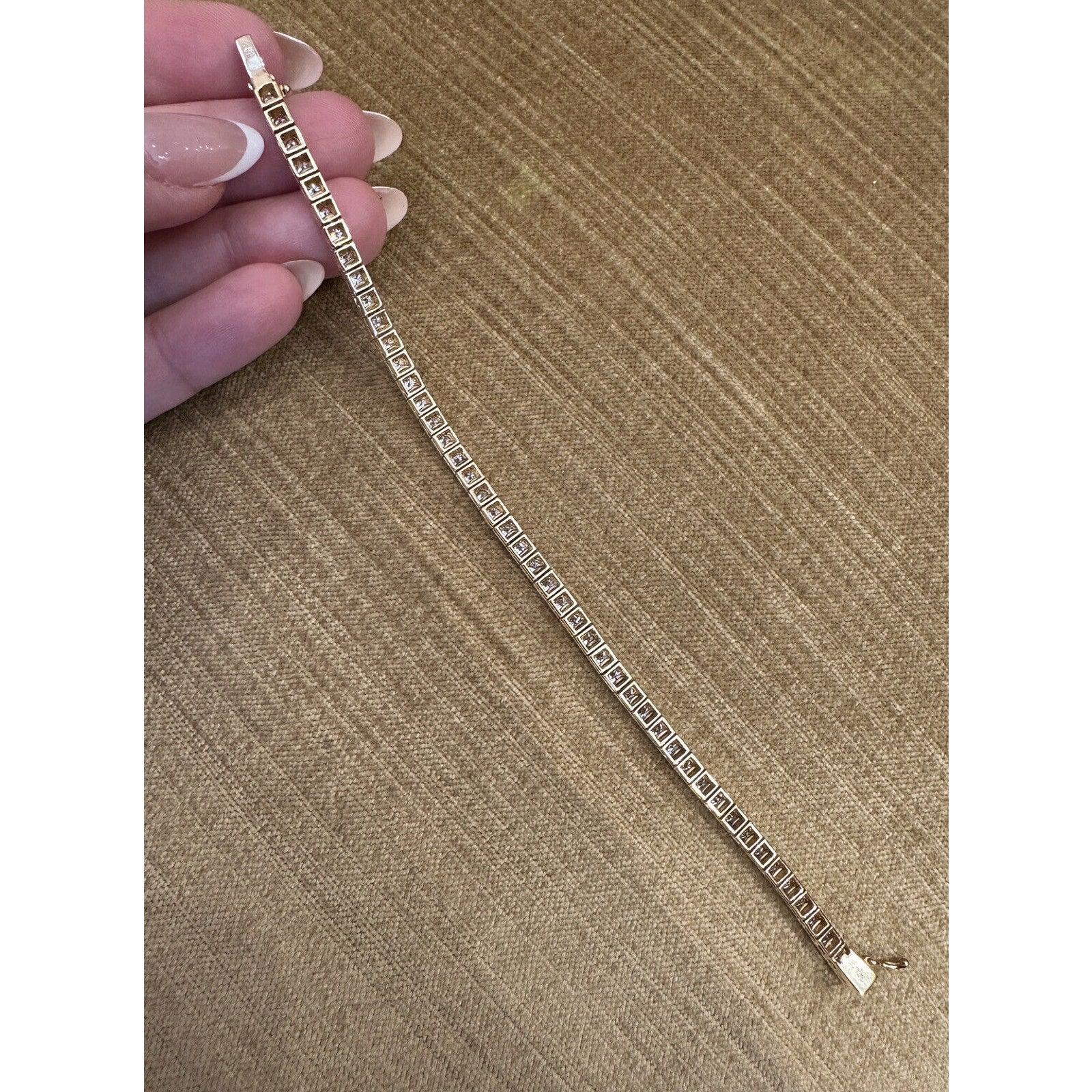 Round Diamond Tennis Line Bracelet 5.00cttw in 18k Yellow Gold - HM2514B