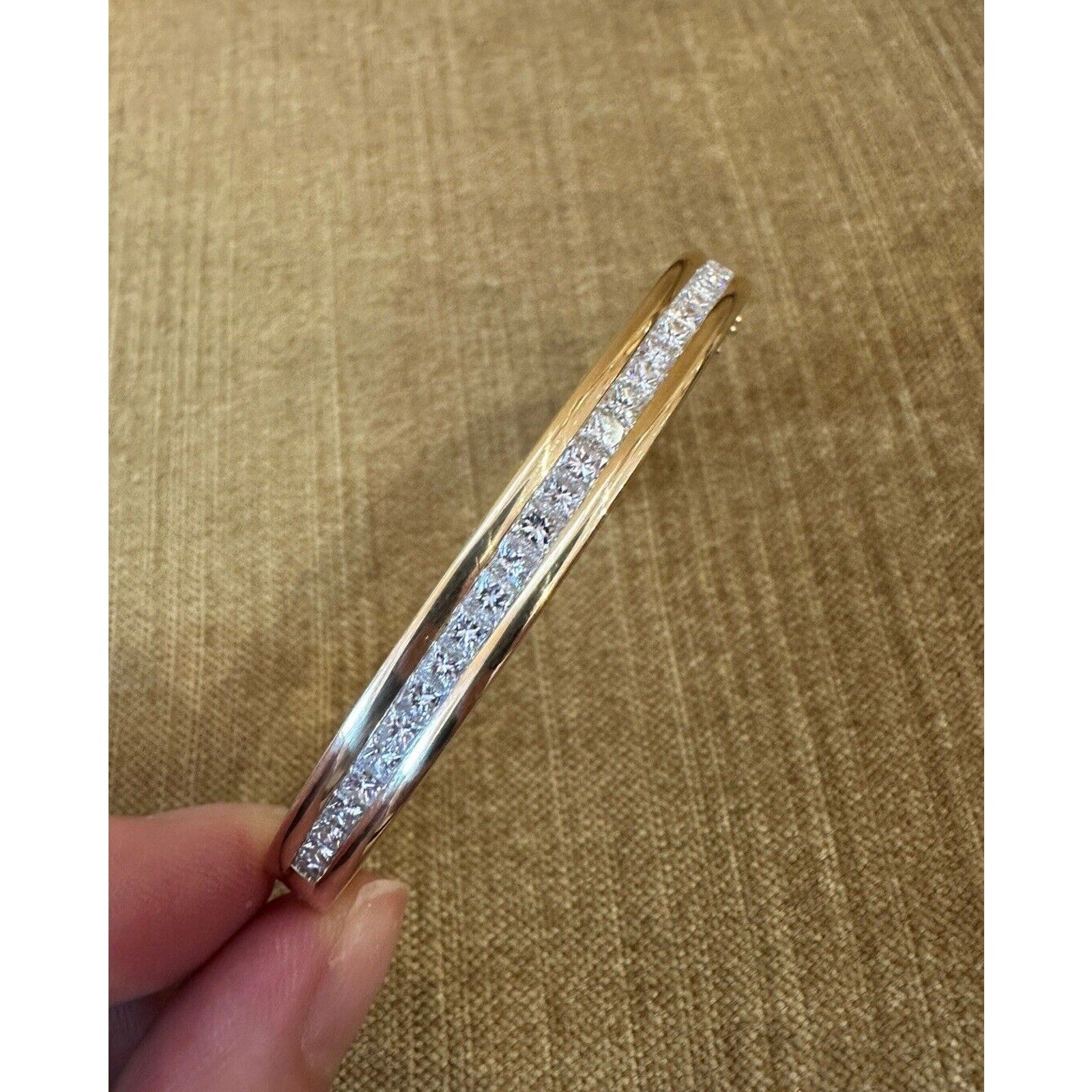 Kurt Wayne Single Row Diamond Bangle Bracelet in 18k Yellow Gold
