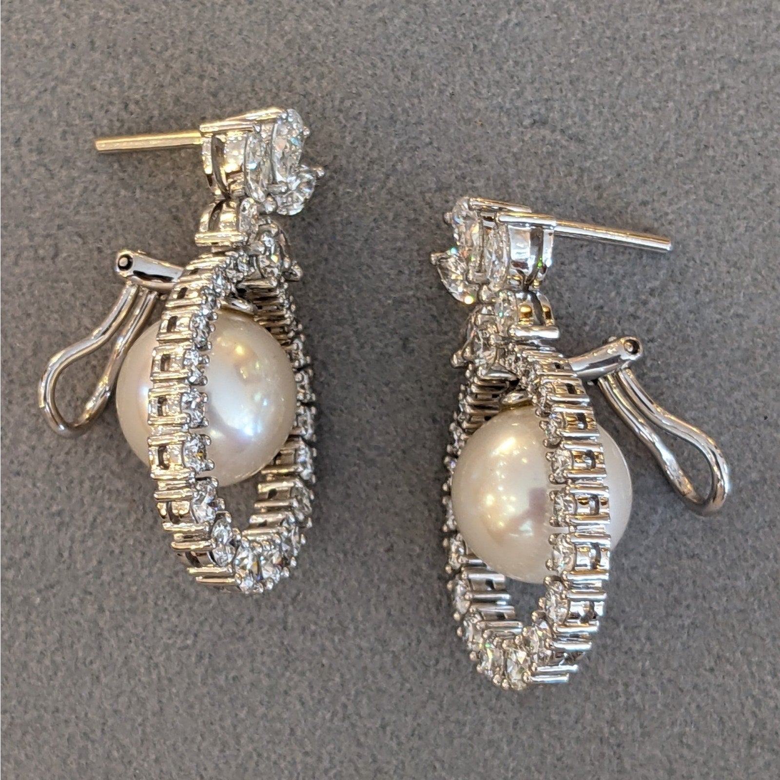 Natural Diamond and Pearl Dangle Earrings in 18k White Gold